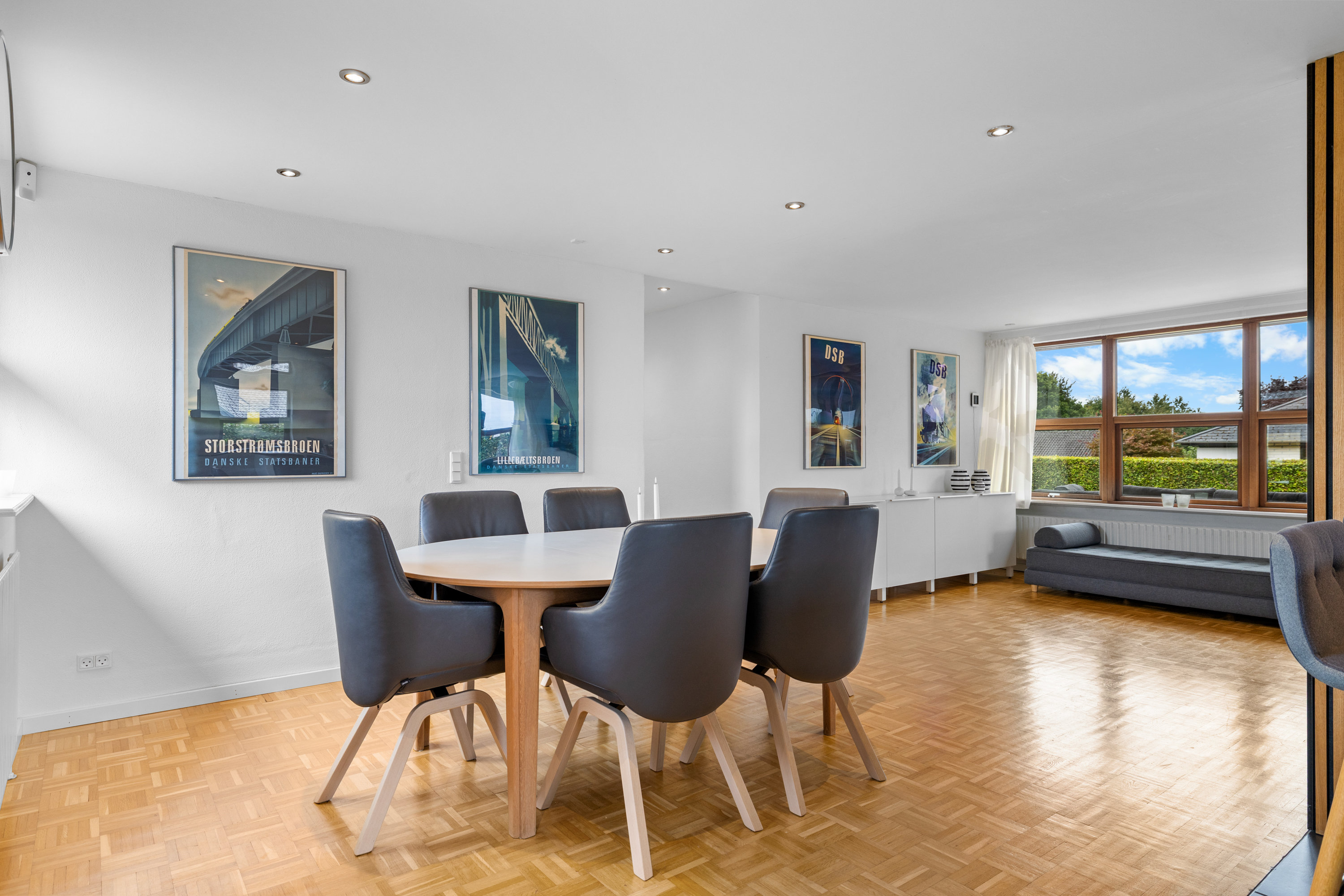 Fremhævet stue billede i fuldskærmstilstand. Billede af Skovbrynet 24, Bøgeskov, 7000 Fredericia