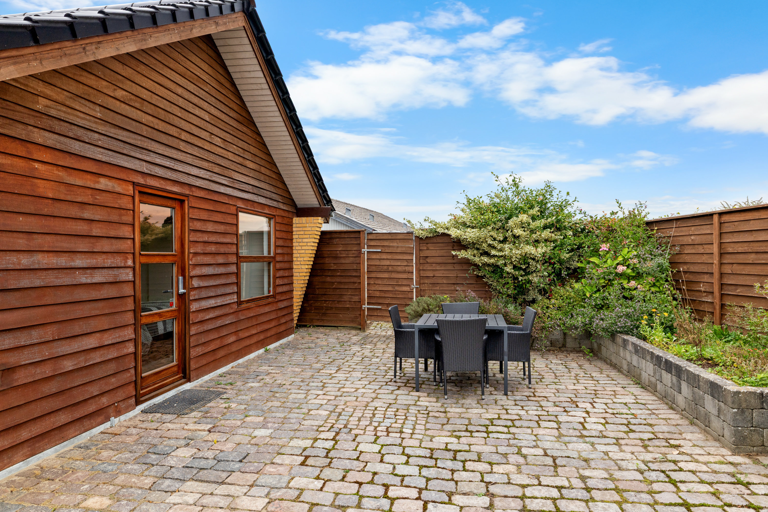 Fremhævet terrasse billede i fuldskærmstilstand. Billede af Skovbrynet 24, Bøgeskov, 7000 Fredericia