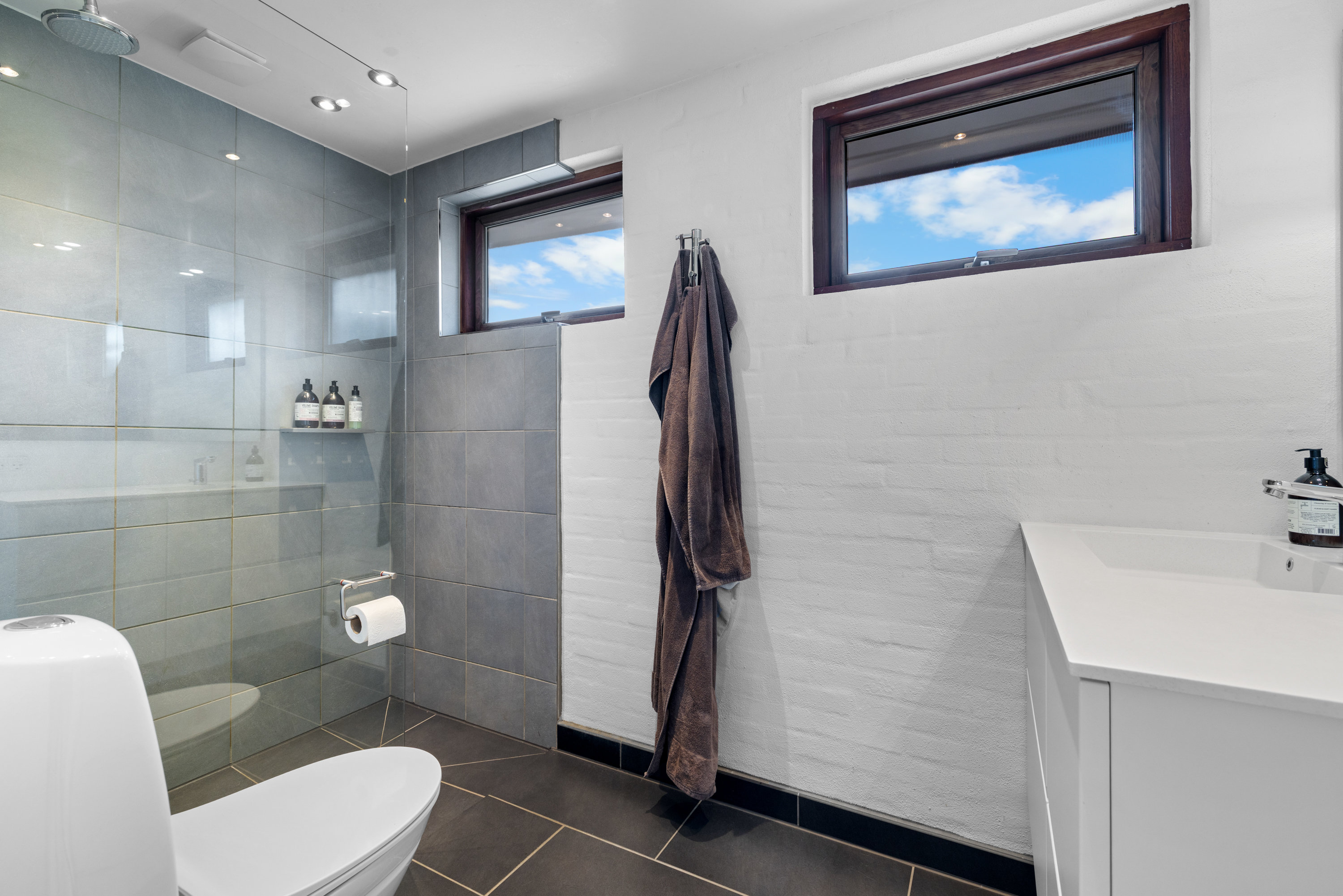 Fremhævet badeværelse billede i fuldskærmstilstand. Billede af Skovbrynet 24, Bøgeskov, 7000 Fredericia