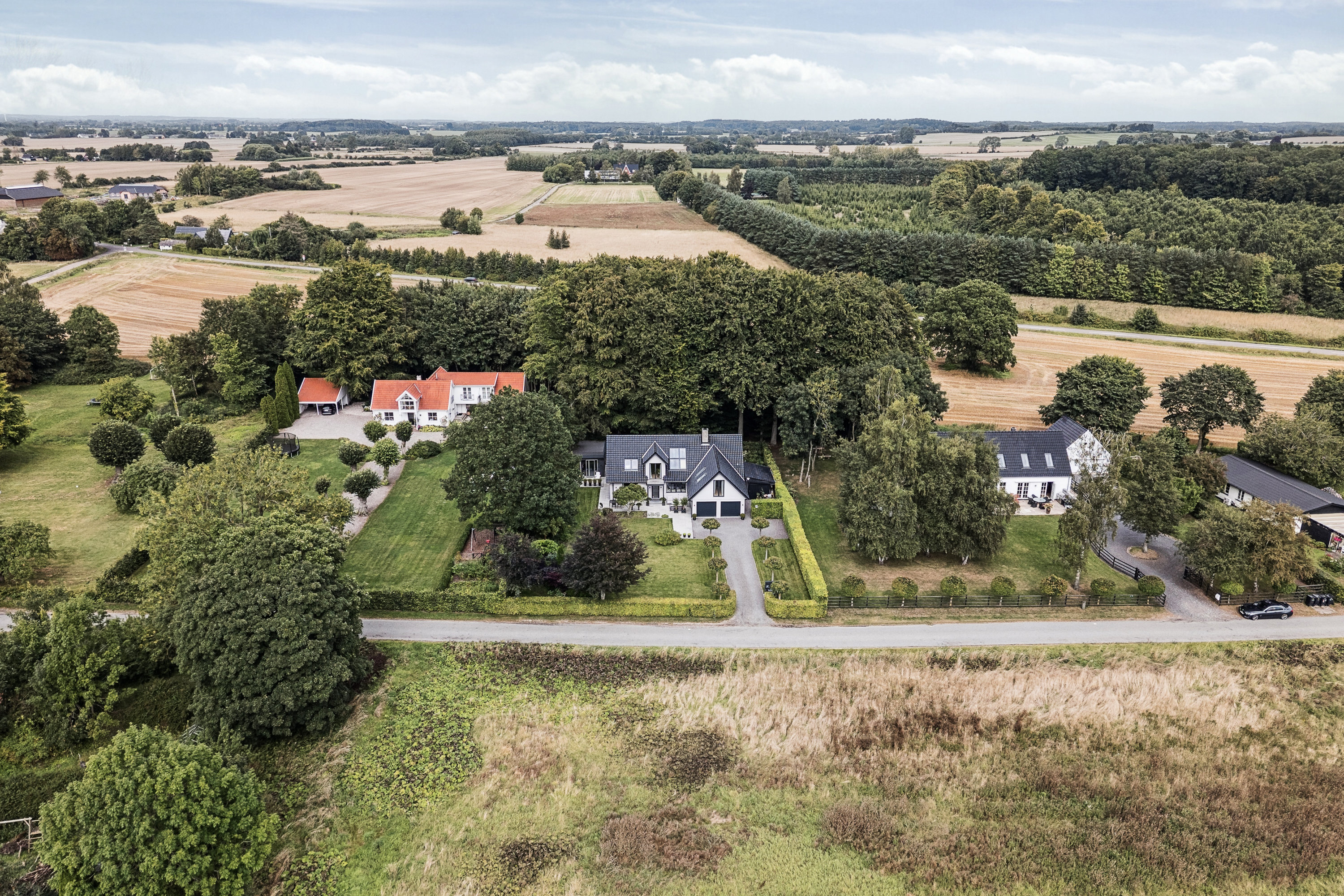 Miniaturebillede 1: luftfoto. Billede af Ulstrup Bygade 3B, 4682 Tureby