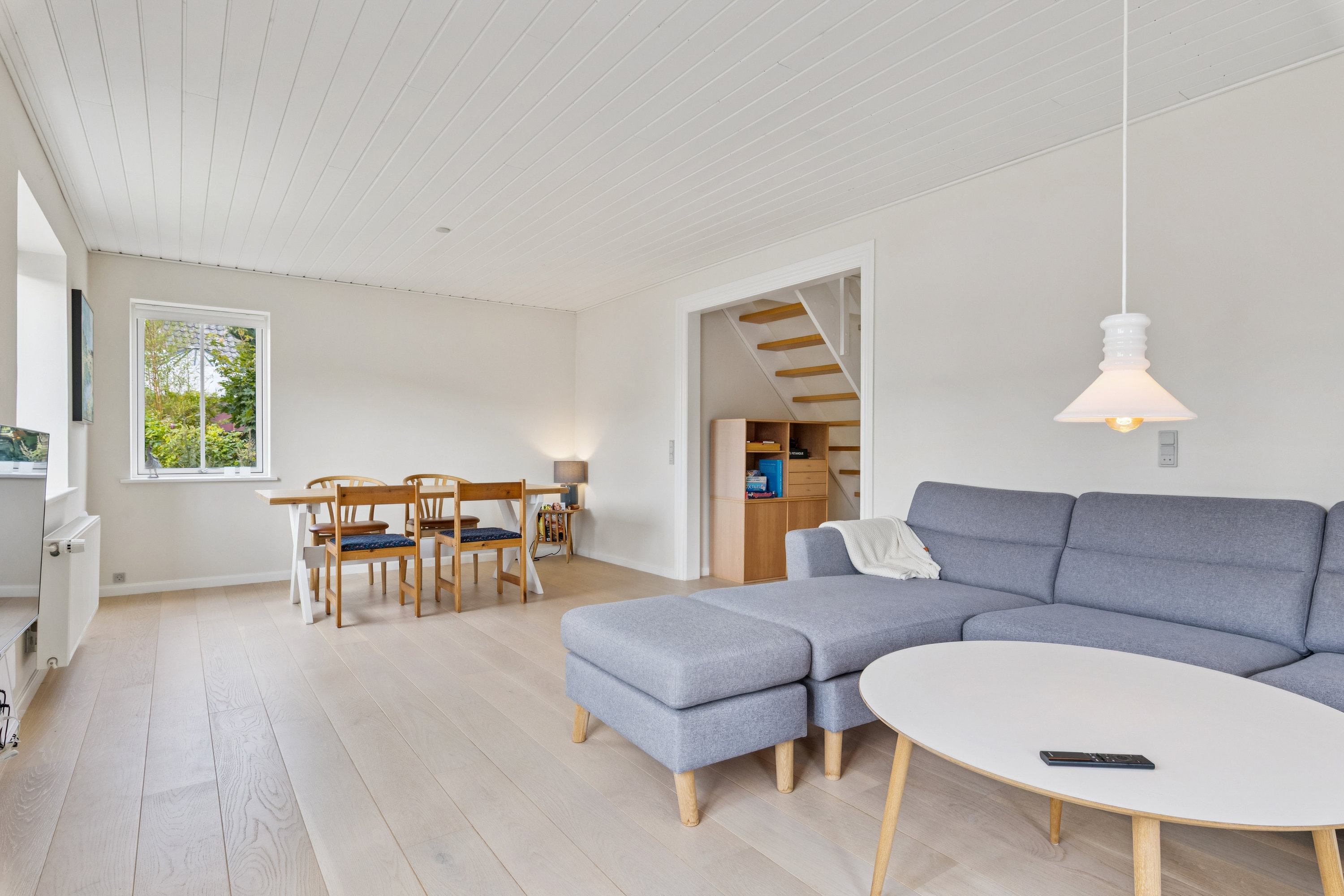 Fremhævet stue billede i fuldskærmstilstand. Billede af Gl Krovej 1, Øster Hurup, 9560 Hadsund