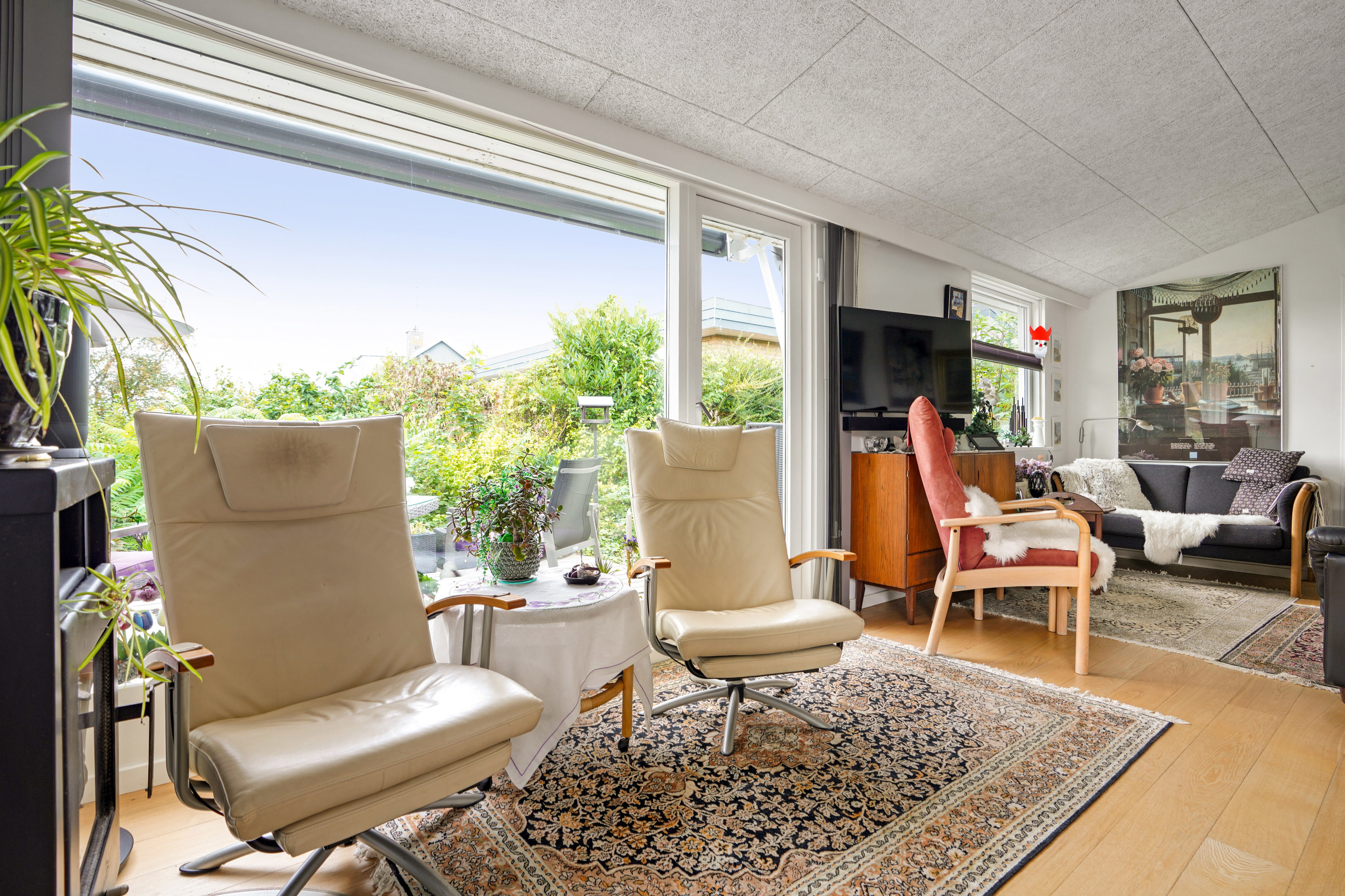 Fremhævet stue billede i fuldskærmstilstand. Billede af Kamillavej 4, Strib, 5500 Middelfart