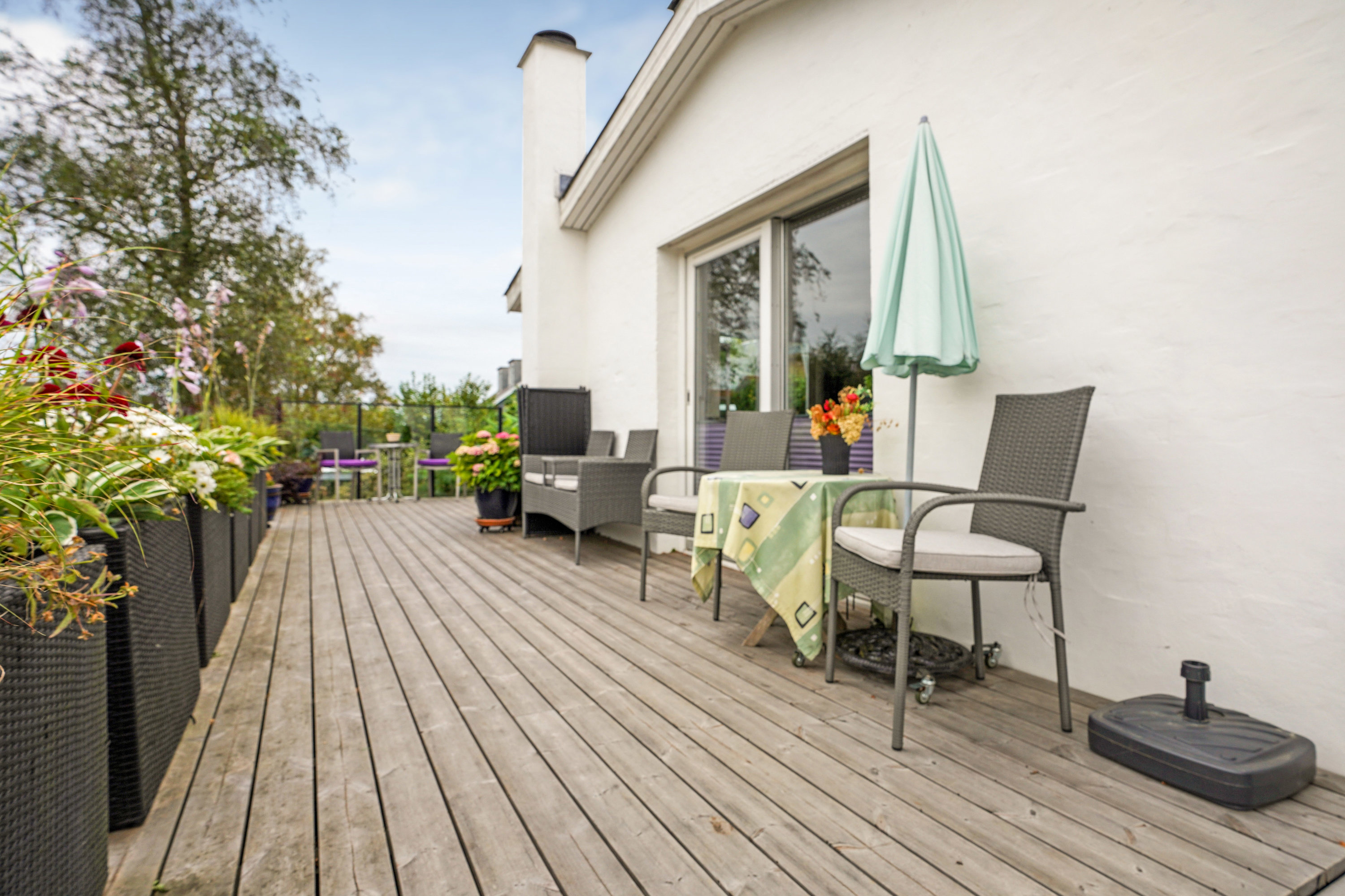 Fremhævet terrasse billede i fuldskærmstilstand. Billede af Kamillavej 4, Strib, 5500 Middelfart