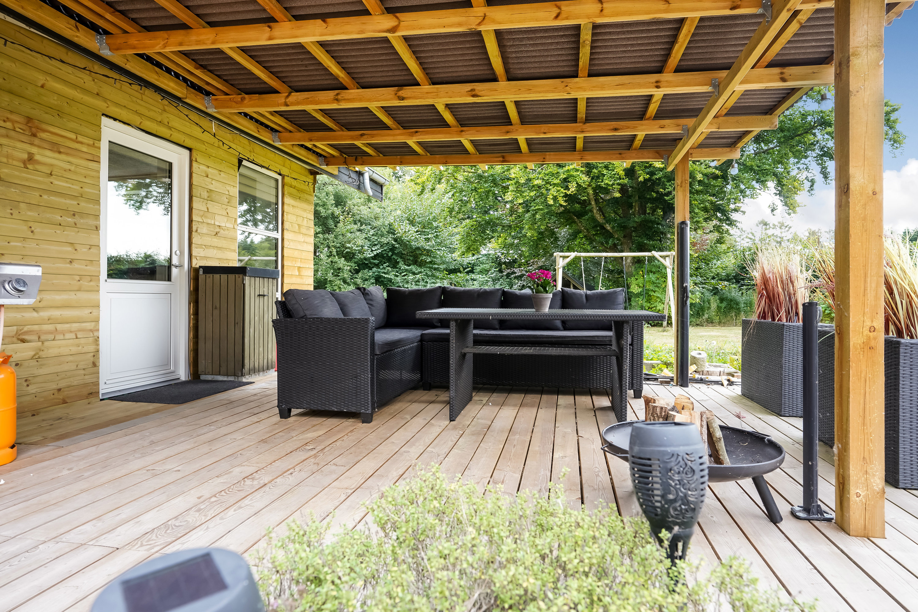 Fremhævet terrasse billede i fuldskærmstilstand. Billede af Fruens Vej 6, 8763 Rask Mølle