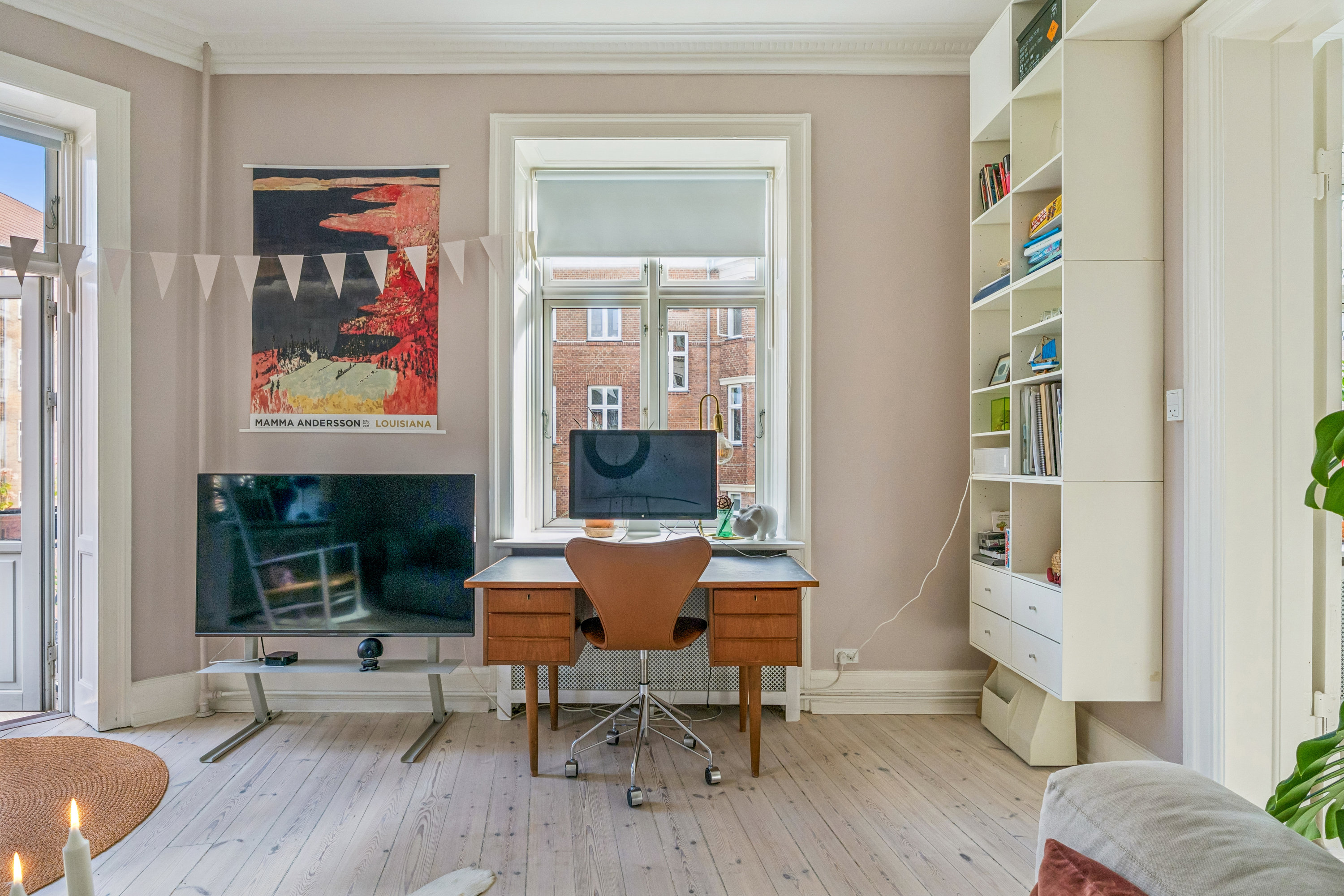 Fremhævet stue billede i fuldskærmstilstand. Billede af Vejrøgade 5, 2. tv., 2100 København Ø