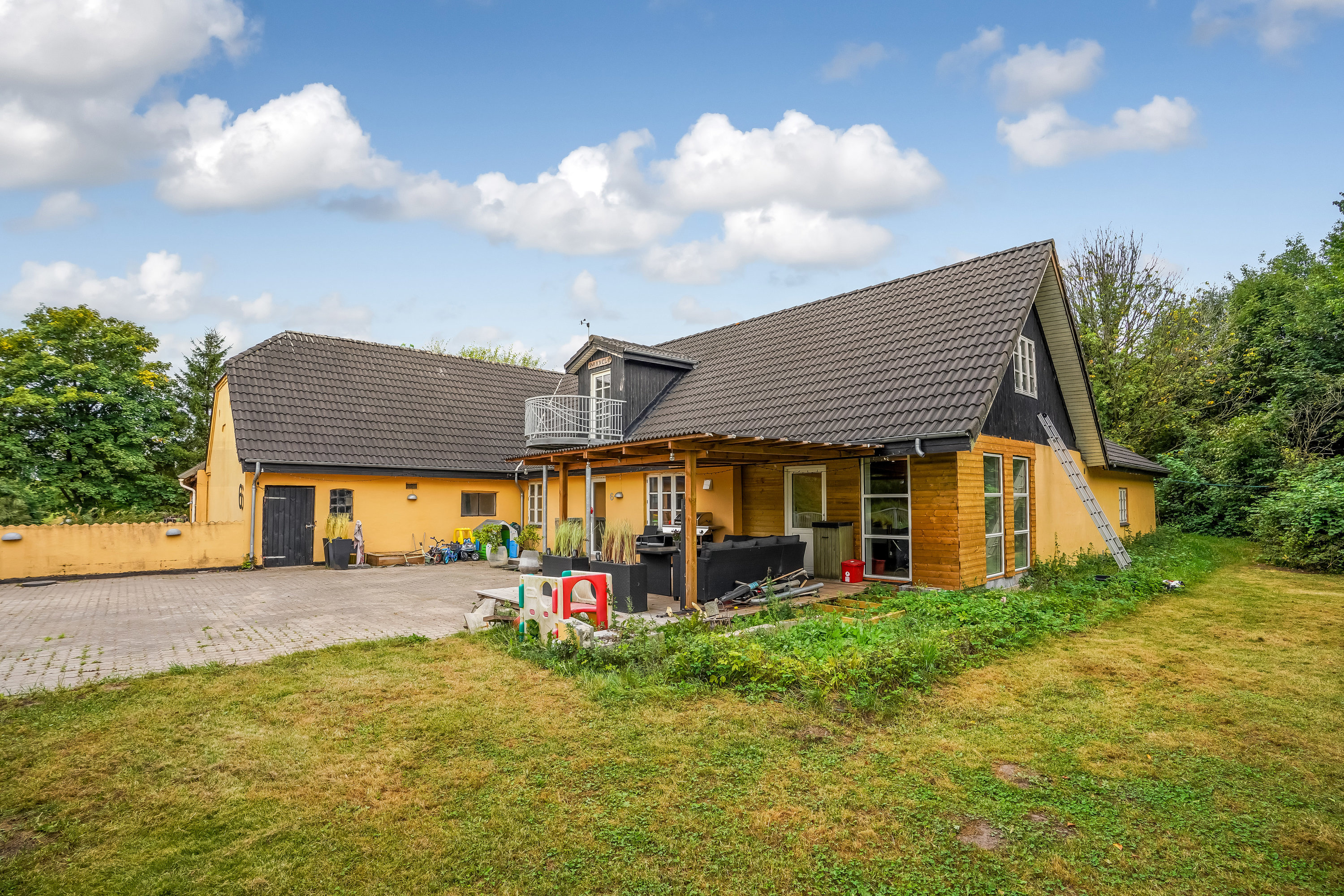 Miniaturebillede 1: ejendommen. Billede af Fruens Vej 6, 8763 Rask Mølle