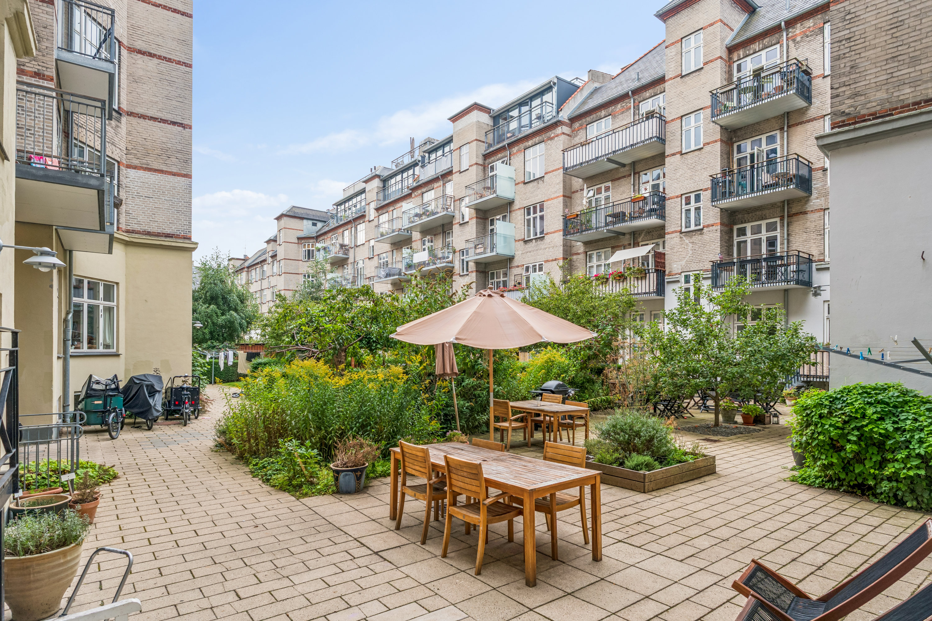 Fremhævet ejendom 1 billede i fuldskærmstilstand. Billede af Vejrøgade 5, 2. tv., 2100 København Ø