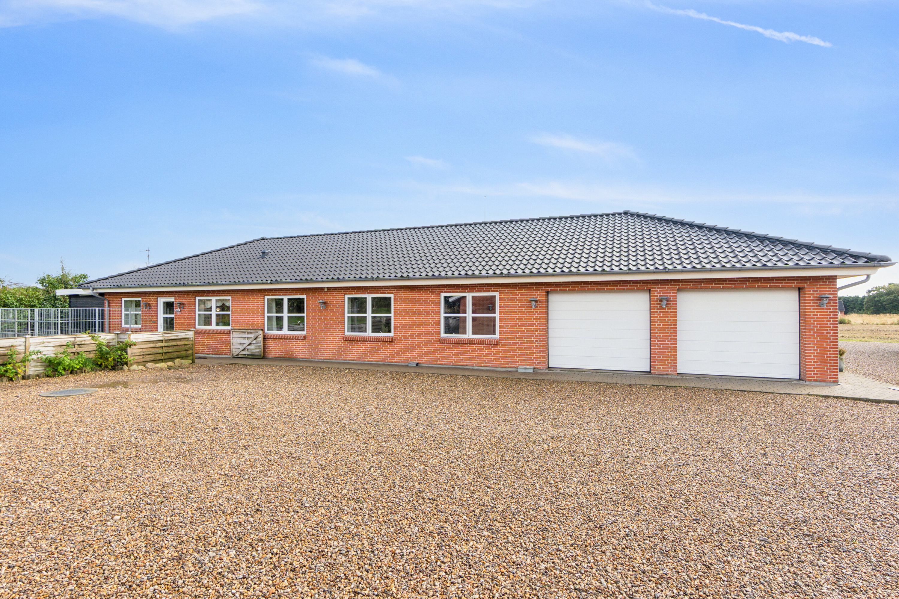 Miniaturebillede 1: set fra vejen. Billede af Refstorpvej 3, 7760 Hurup Thy