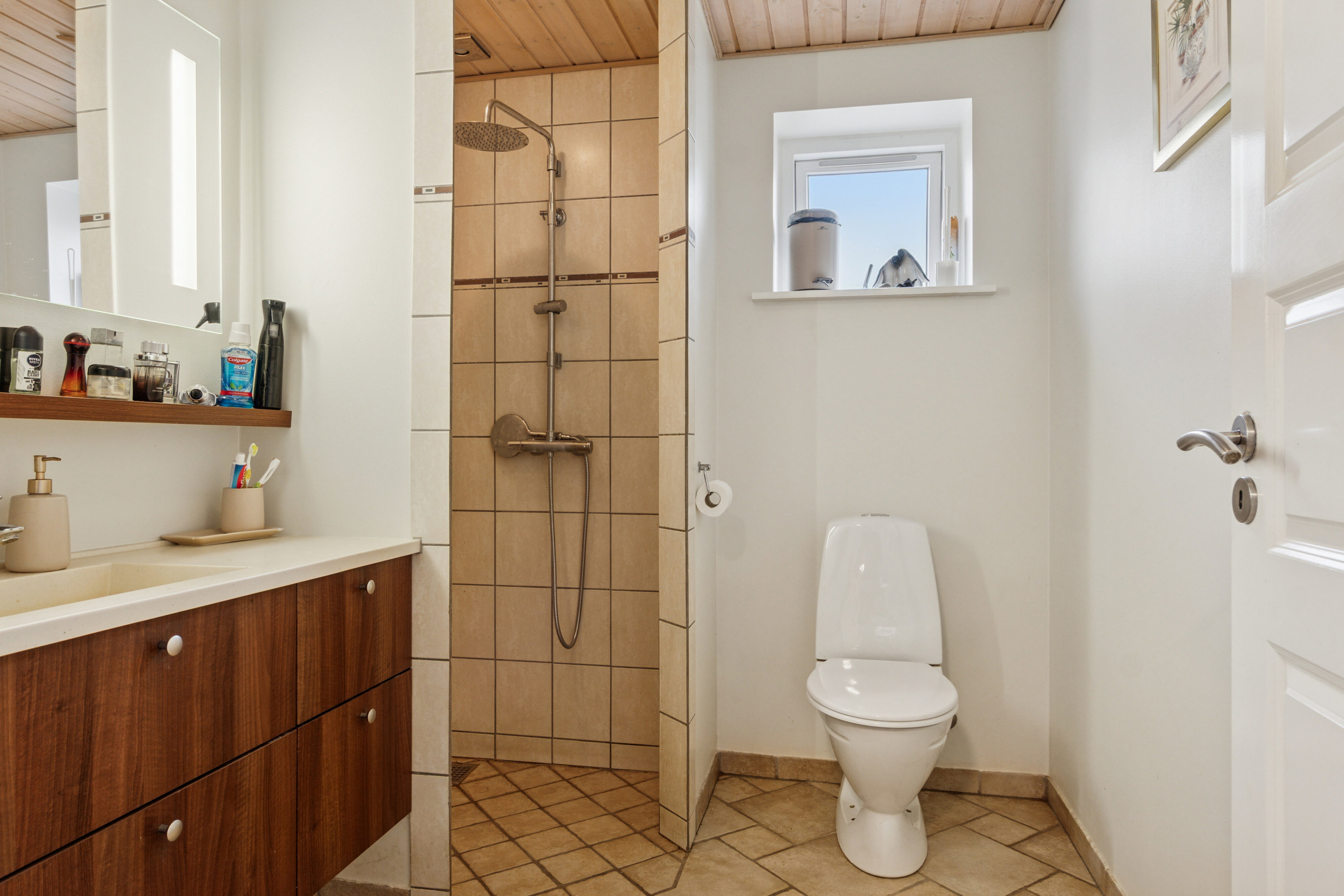 Fremhævet badeværelse billede i fuldskærmstilstand. Billede af Refstorpvej 3, 7760 Hurup Thy