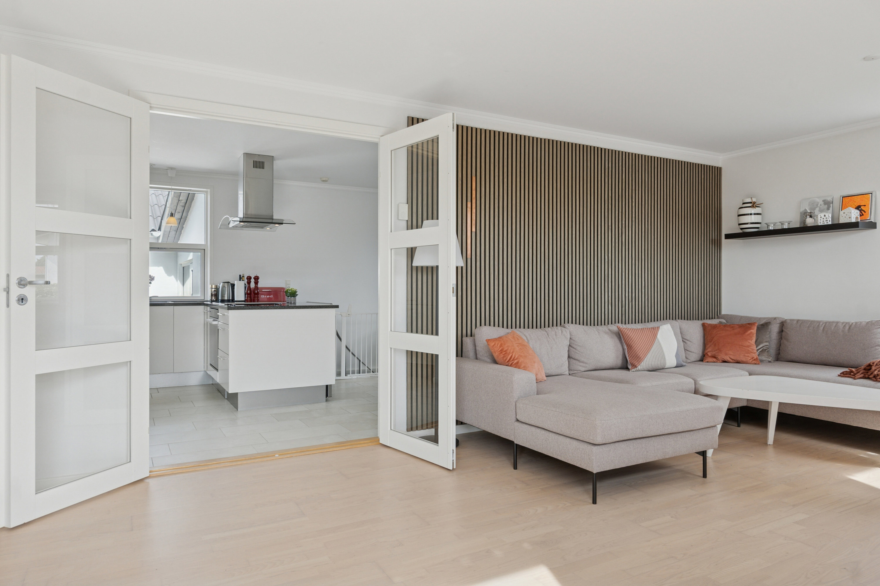 Fremhævet stue billede i fuldskærmstilstand. Billede af Frejasvej 6, 9800 Hjørring