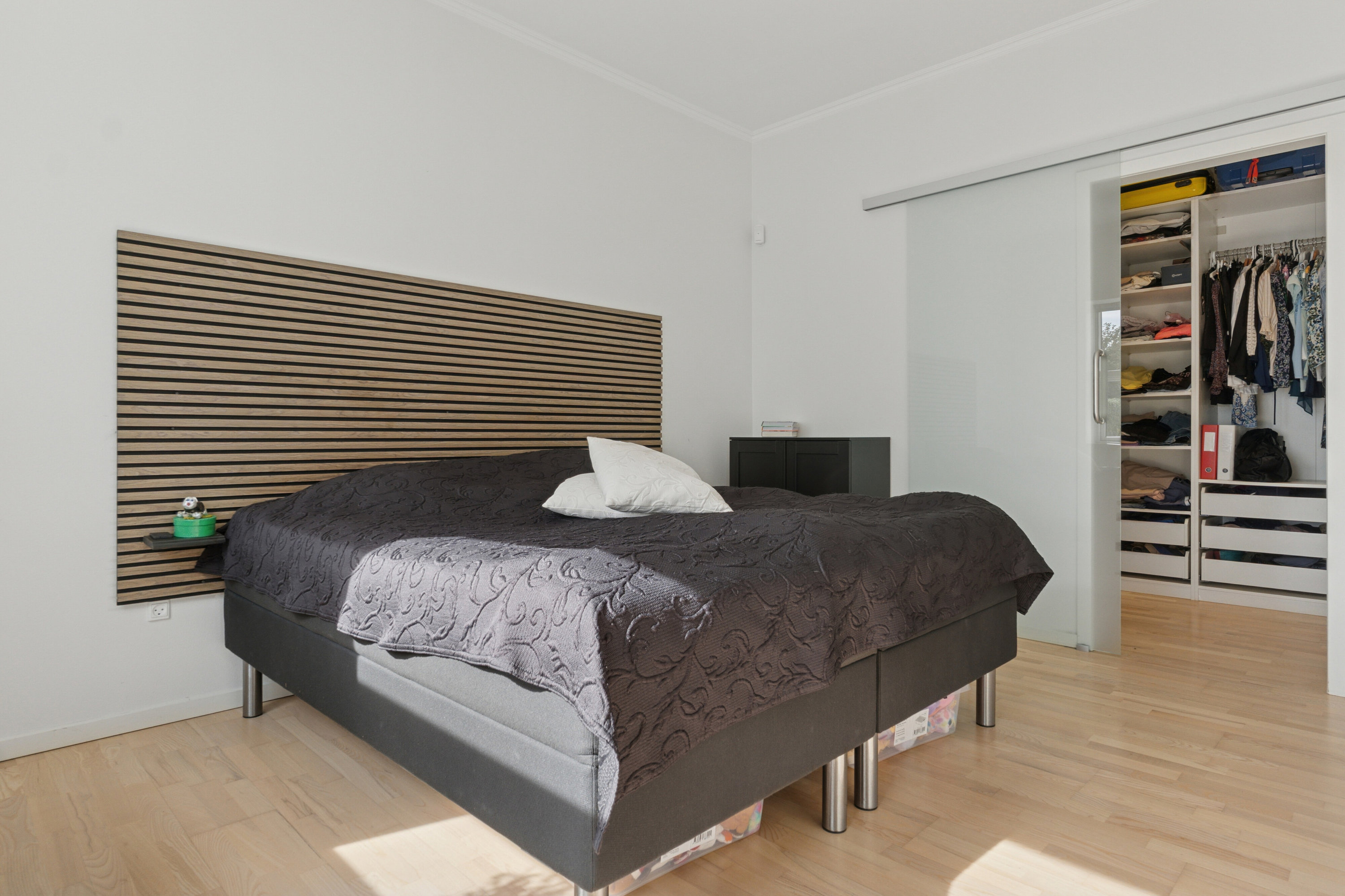 Fremhævet soveværelse billede i fuldskærmstilstand. Billede af Frejasvej 6, 9800 Hjørring