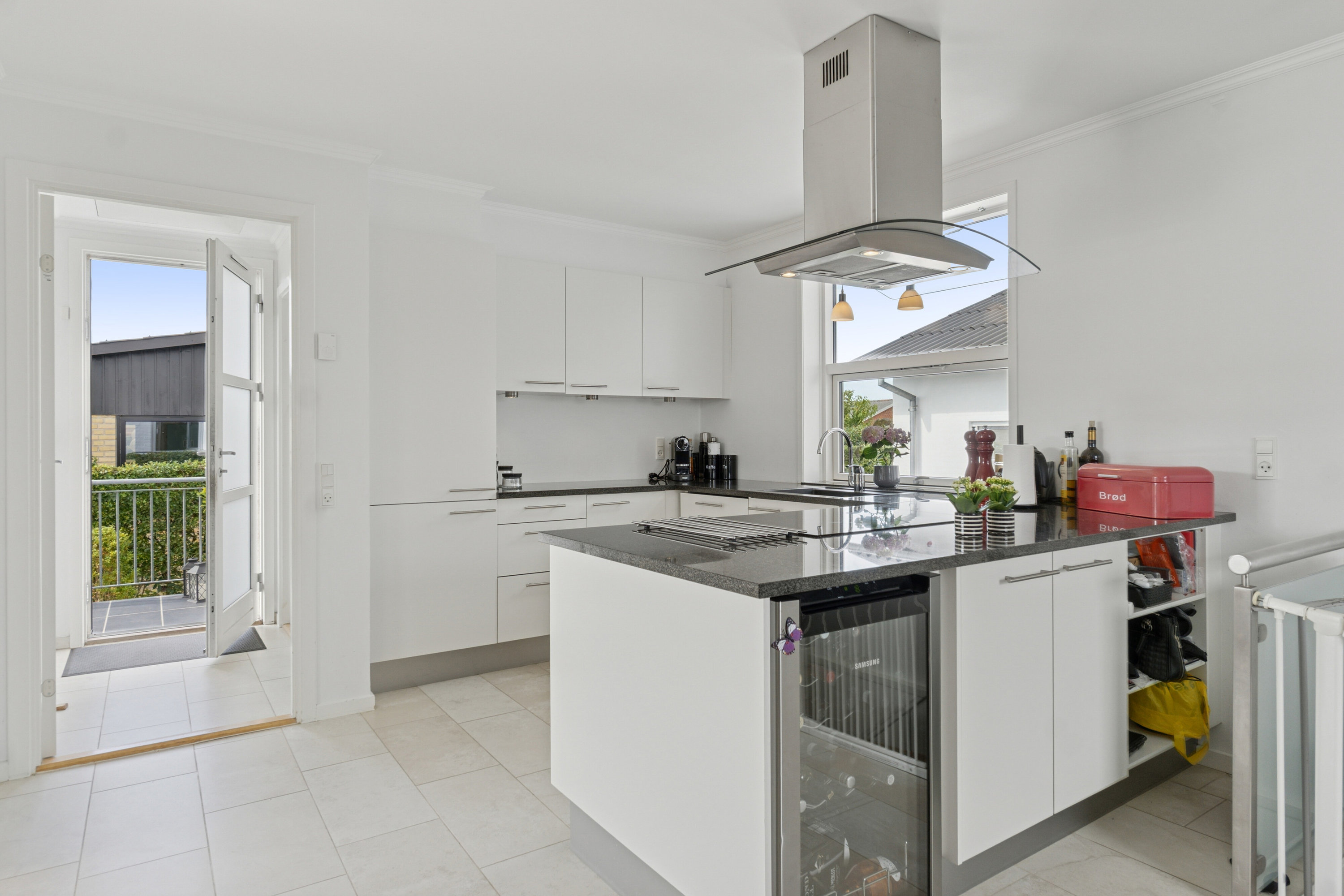 Fremhævet køkken billede i fuldskærmstilstand. Billede af Frejasvej 6, 9800 Hjørring