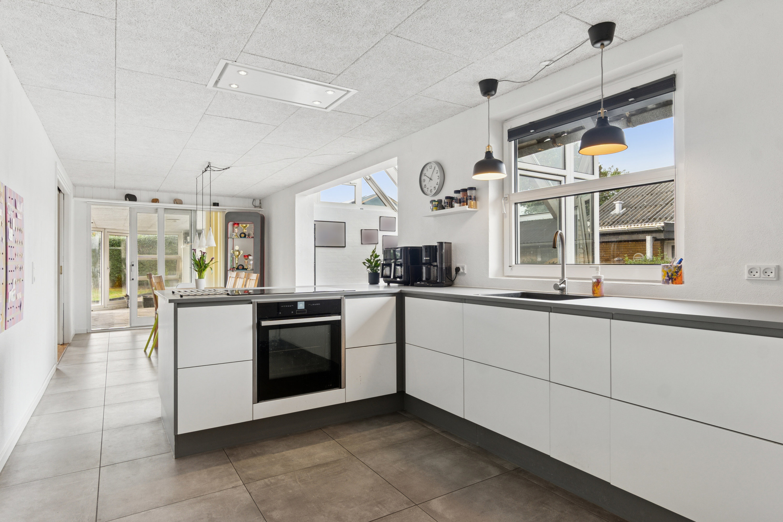 Fremhævet køkken billede i fuldskærmstilstand. Billede af Søndervænget 44, Hvidbjerg, 7790 Thyholm