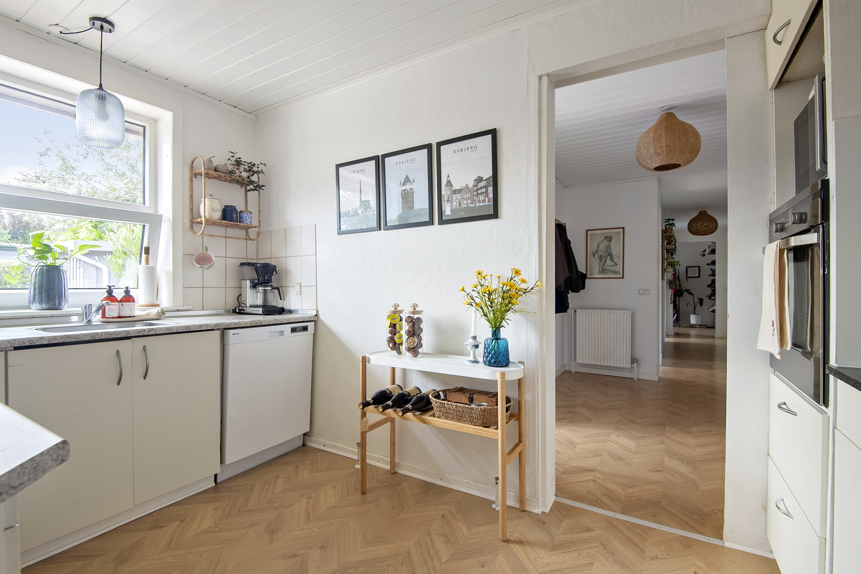 Fremhævet køkken billede i fuldskærmstilstand. Billede af Fyrrelunden 64, 6705 Esbjerg Ø