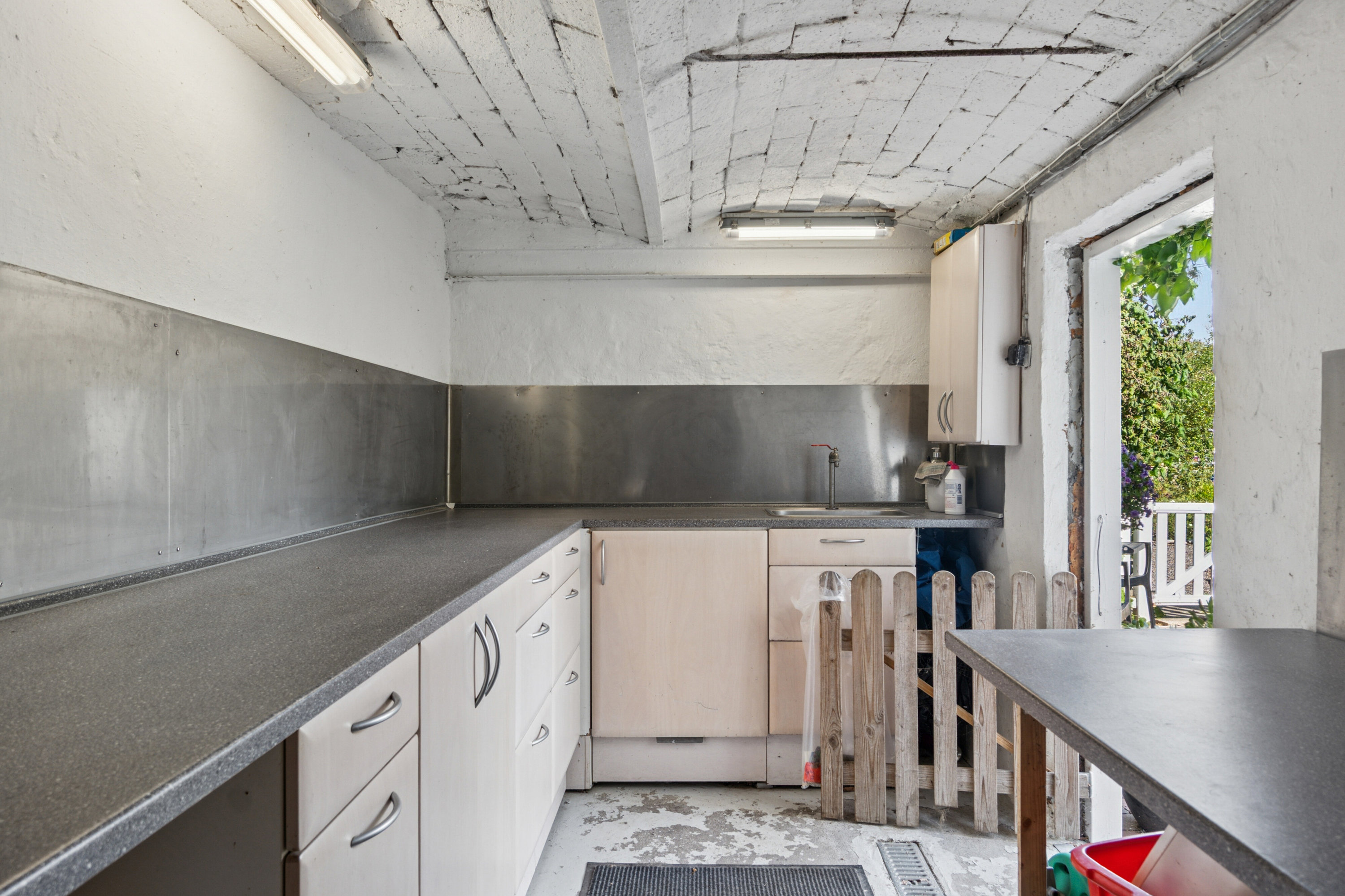 Fremhævet køkken billede i fuldskærmstilstand. Billede af Frimervej 1, 7742 Vesløs