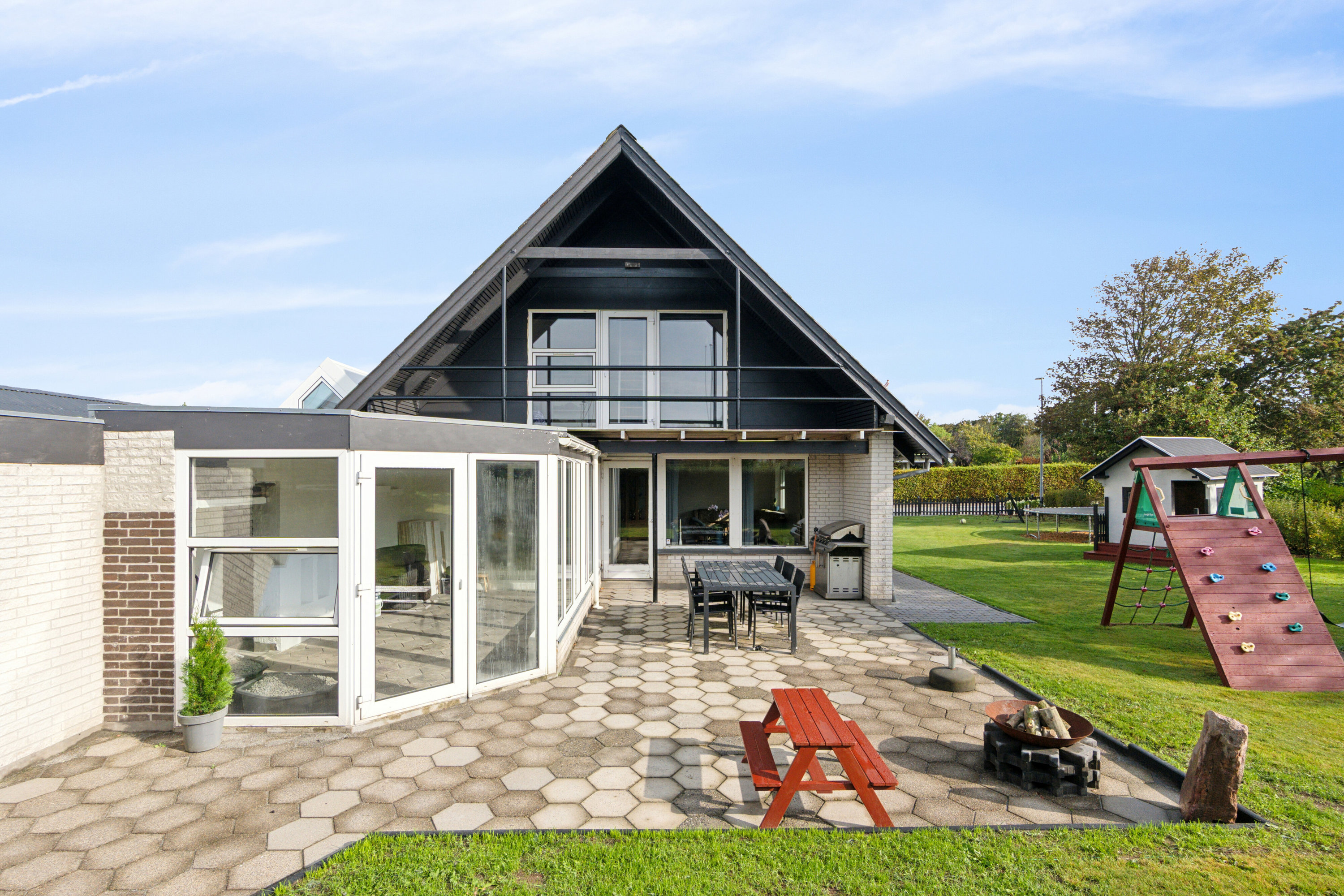 Miniaturebillede 2: set fra haven. Billede af Søndervænget 44, Hvidbjerg, 7790 Thyholm