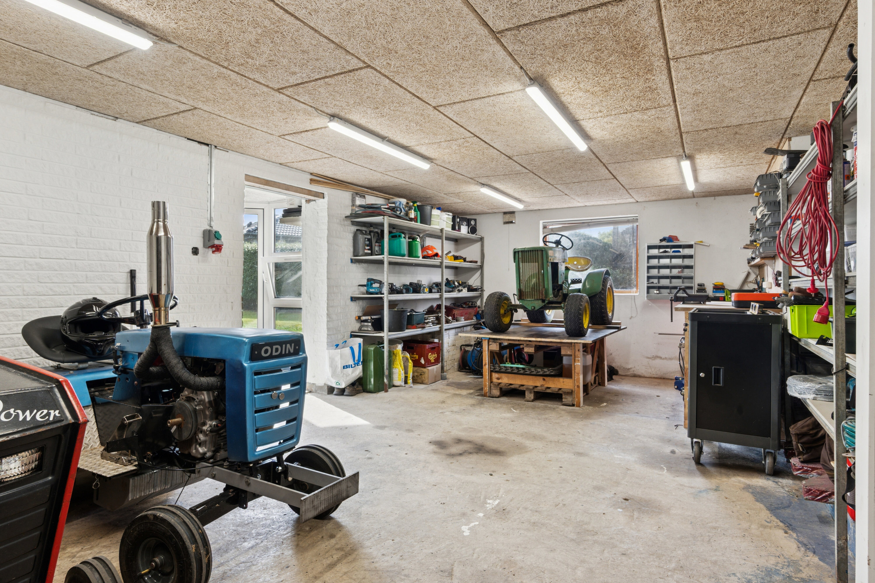 Fremhævet garage billede i fuldskærmstilstand. Billede af Søndervænget 44, Hvidbjerg, 7790 Thyholm