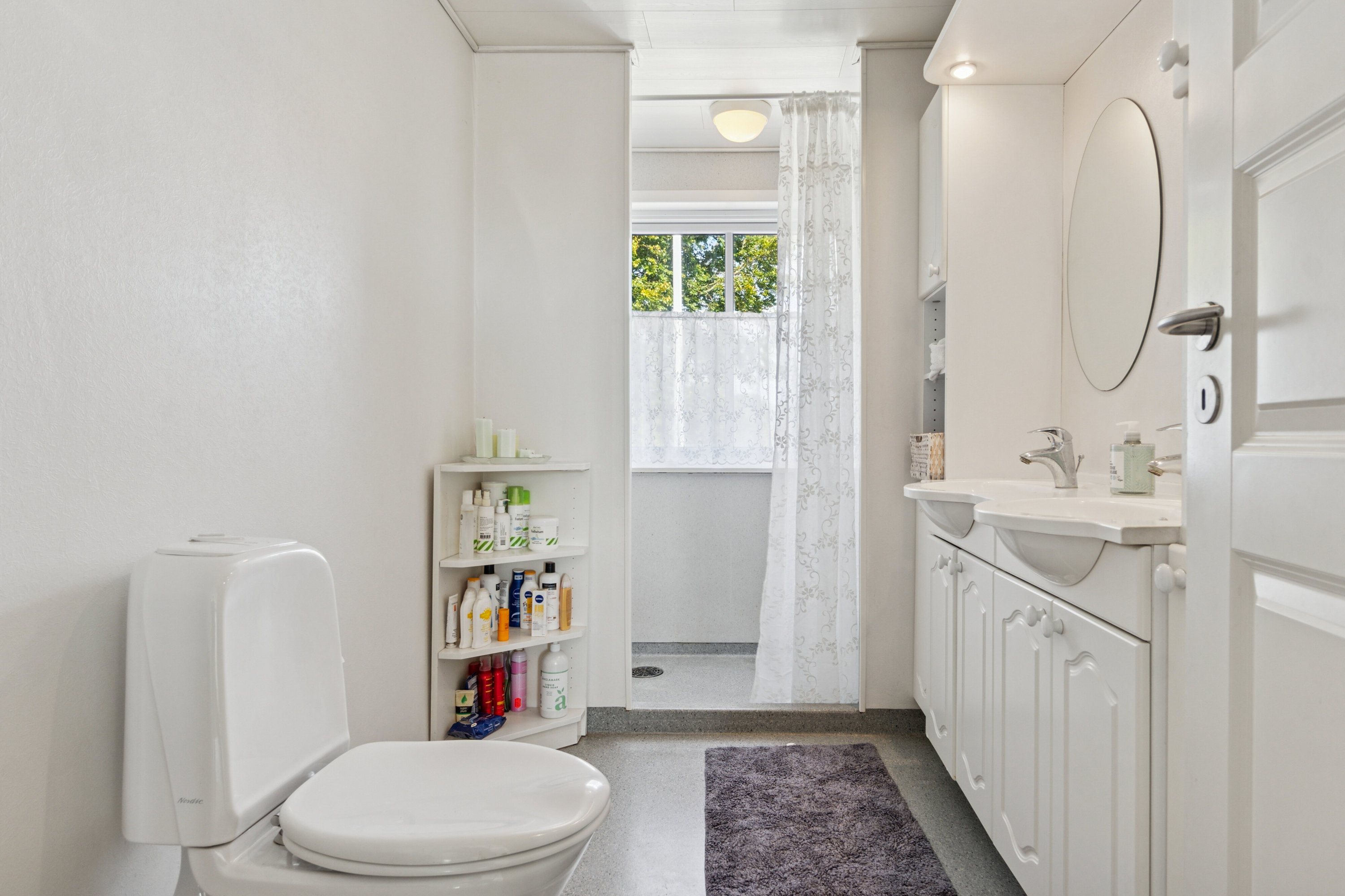 Fremhævet badeværelse billede i fuldskærmstilstand. Billede af Frimervej 1, 7742 Vesløs