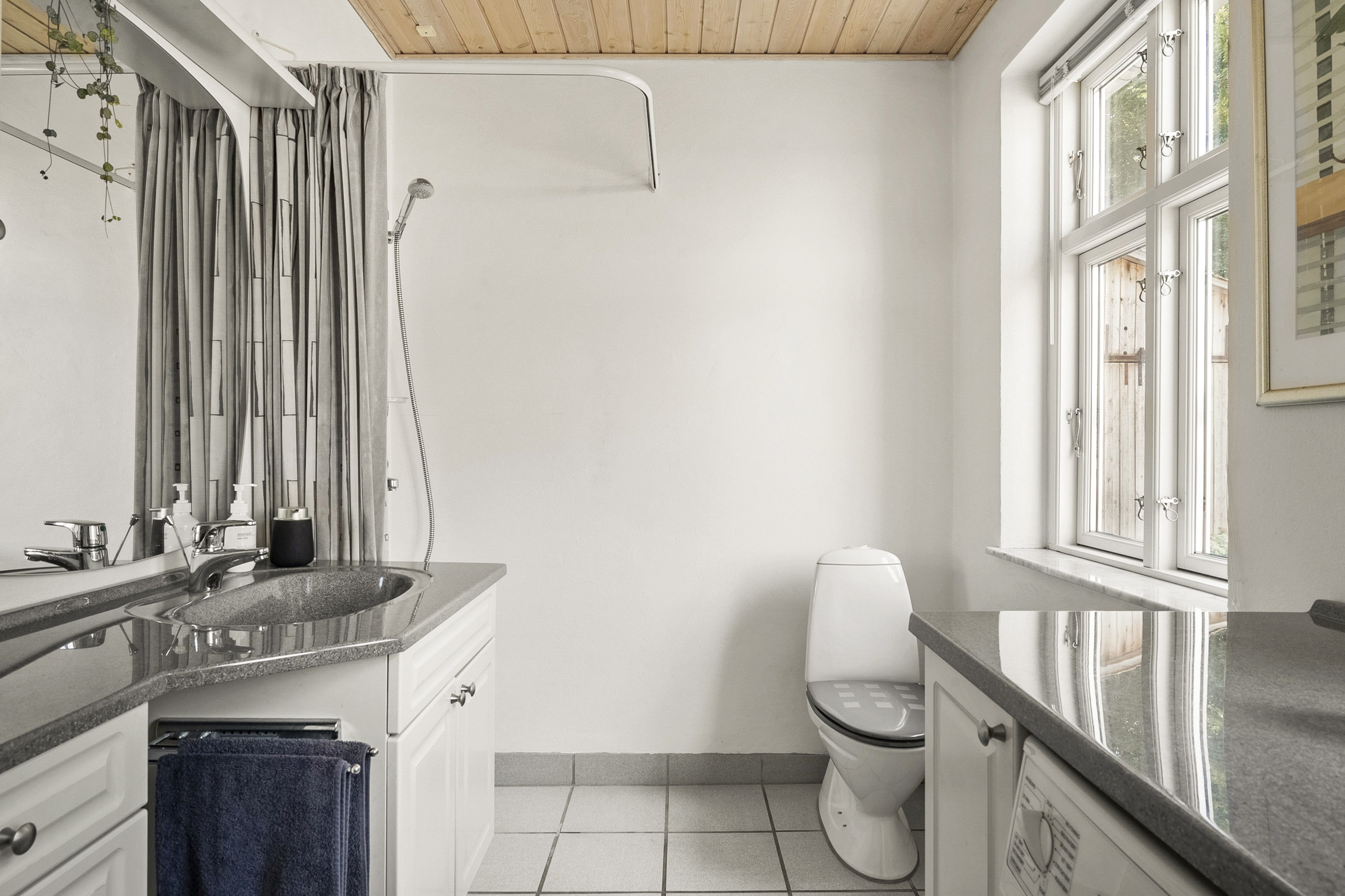 Fremhævet badeværelse billede i fuldskærmstilstand. Billede af Grobshulevej 164, Fensholt, 8300 Odder