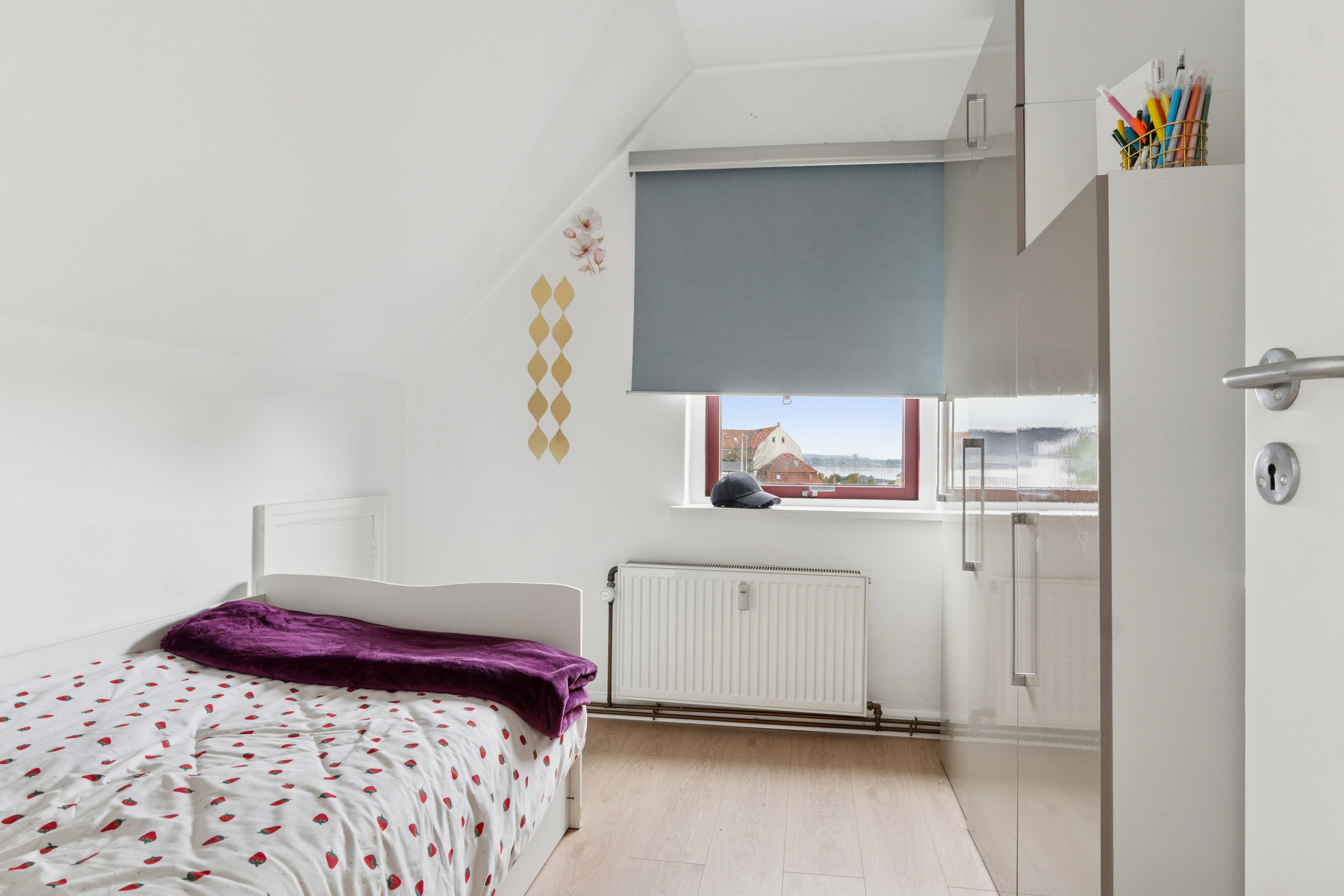 Fremhævet soveværelse billede i fuldskærmstilstand. Billede af Nordre Banevej 8, st.. +1., 4300 Holbæk