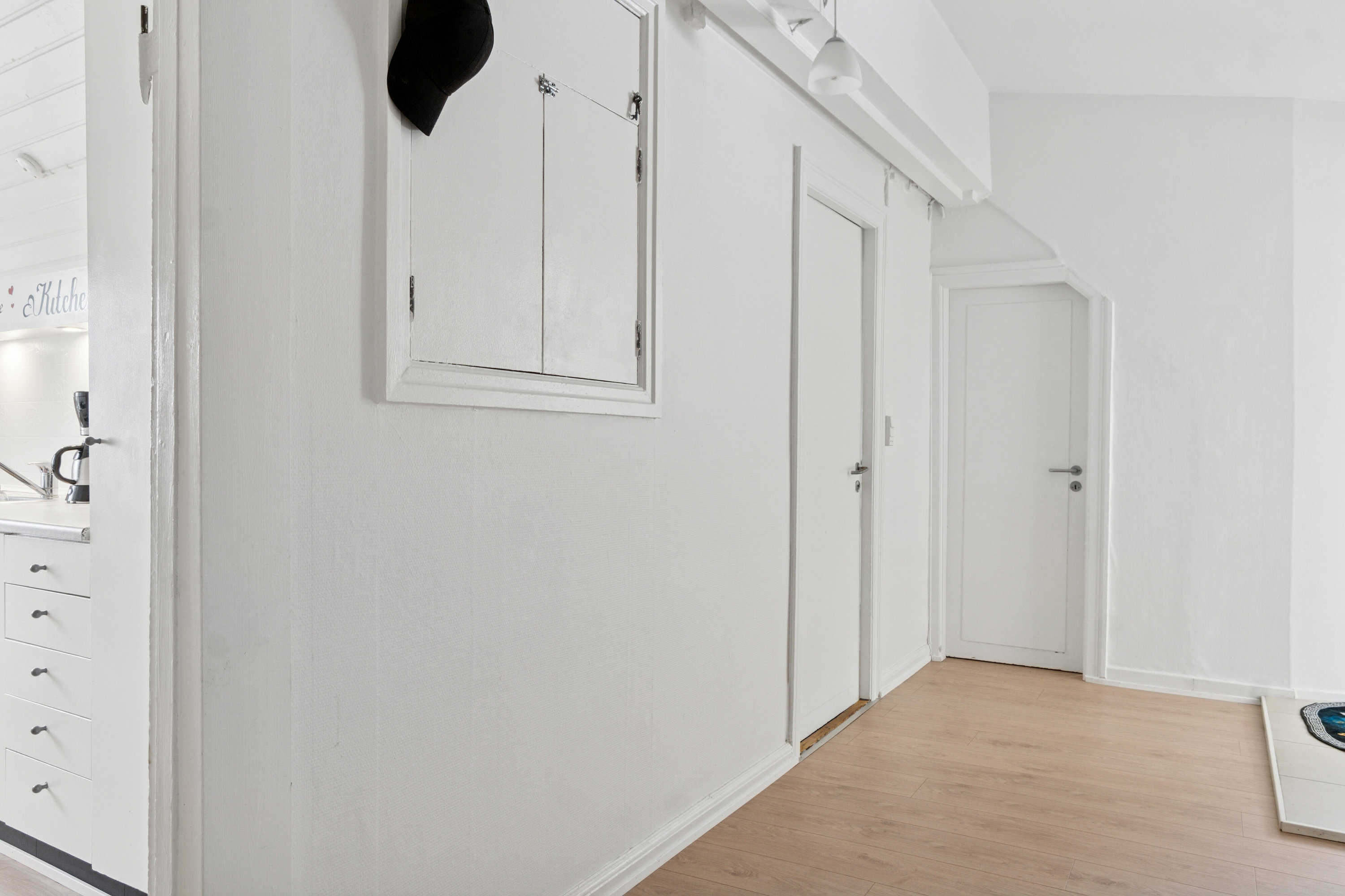 Fremhævet gang billede i fuldskærmstilstand. Billede af Nordre Banevej 8, st.. +1., 4300 Holbæk