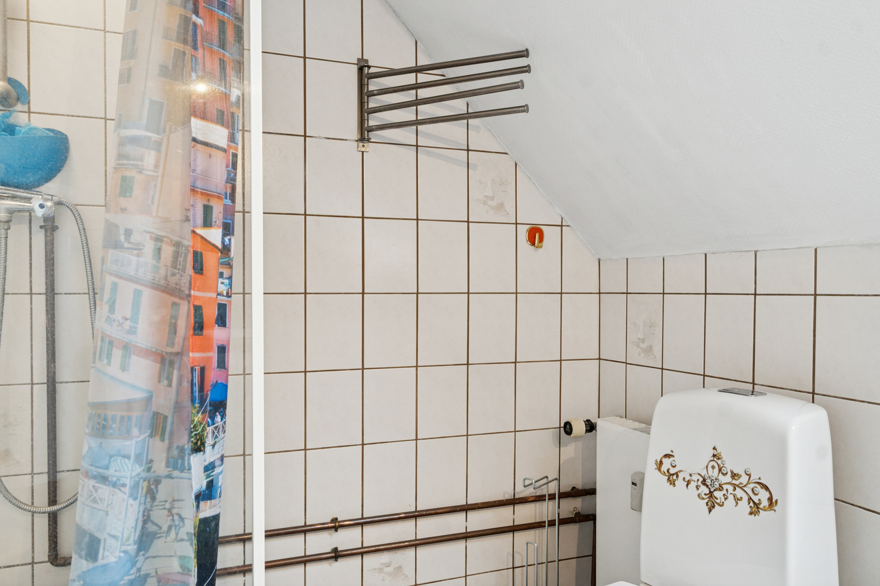 Fremhævet badeværelse billede i fuldskærmstilstand. Billede af Nordre Banevej 8, st.. +1., 4300 Holbæk