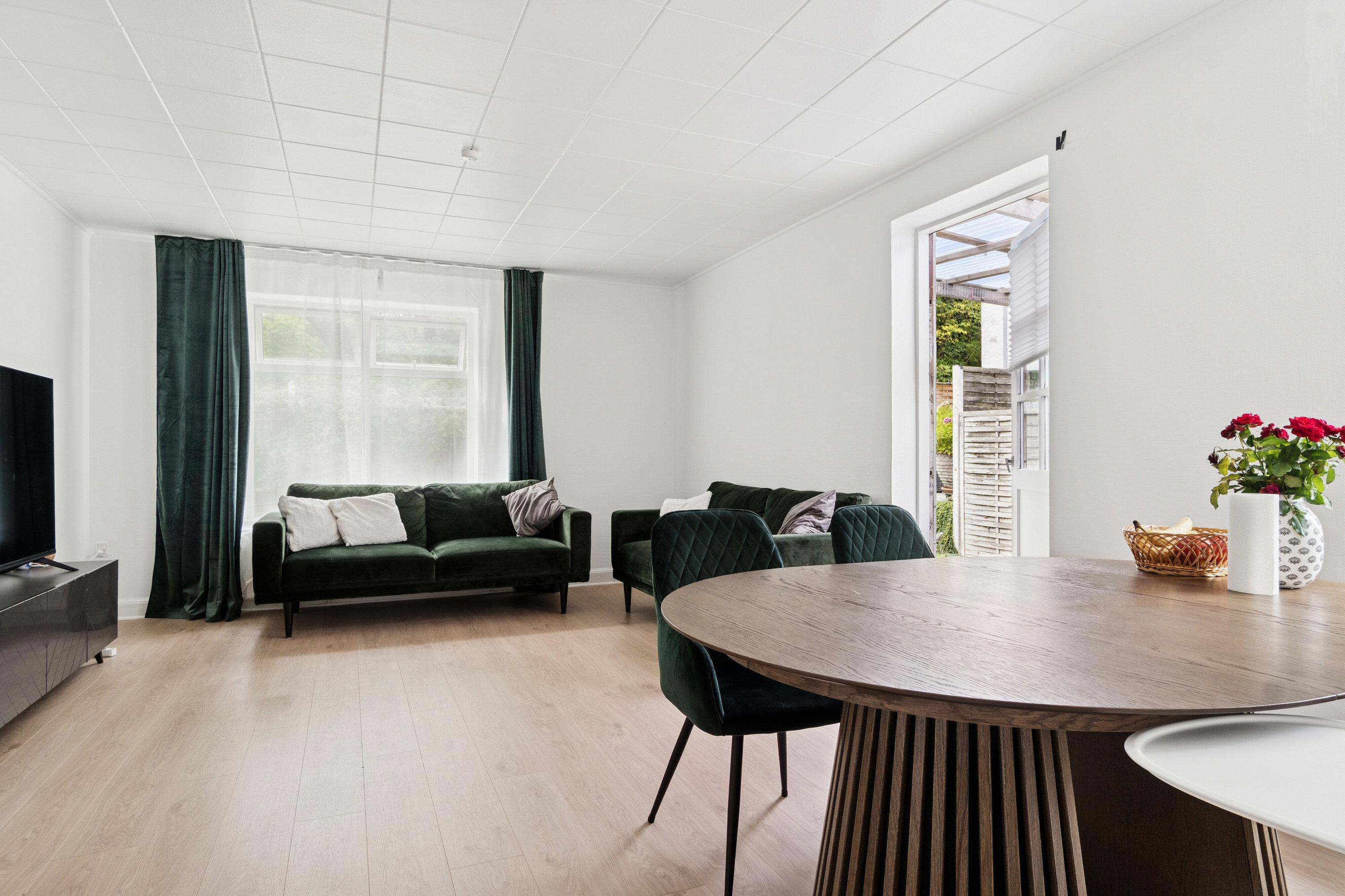 Fremhævet stue billede i fuldskærmstilstand. Billede af Nordre Banevej 8, st.. +1., 4300 Holbæk