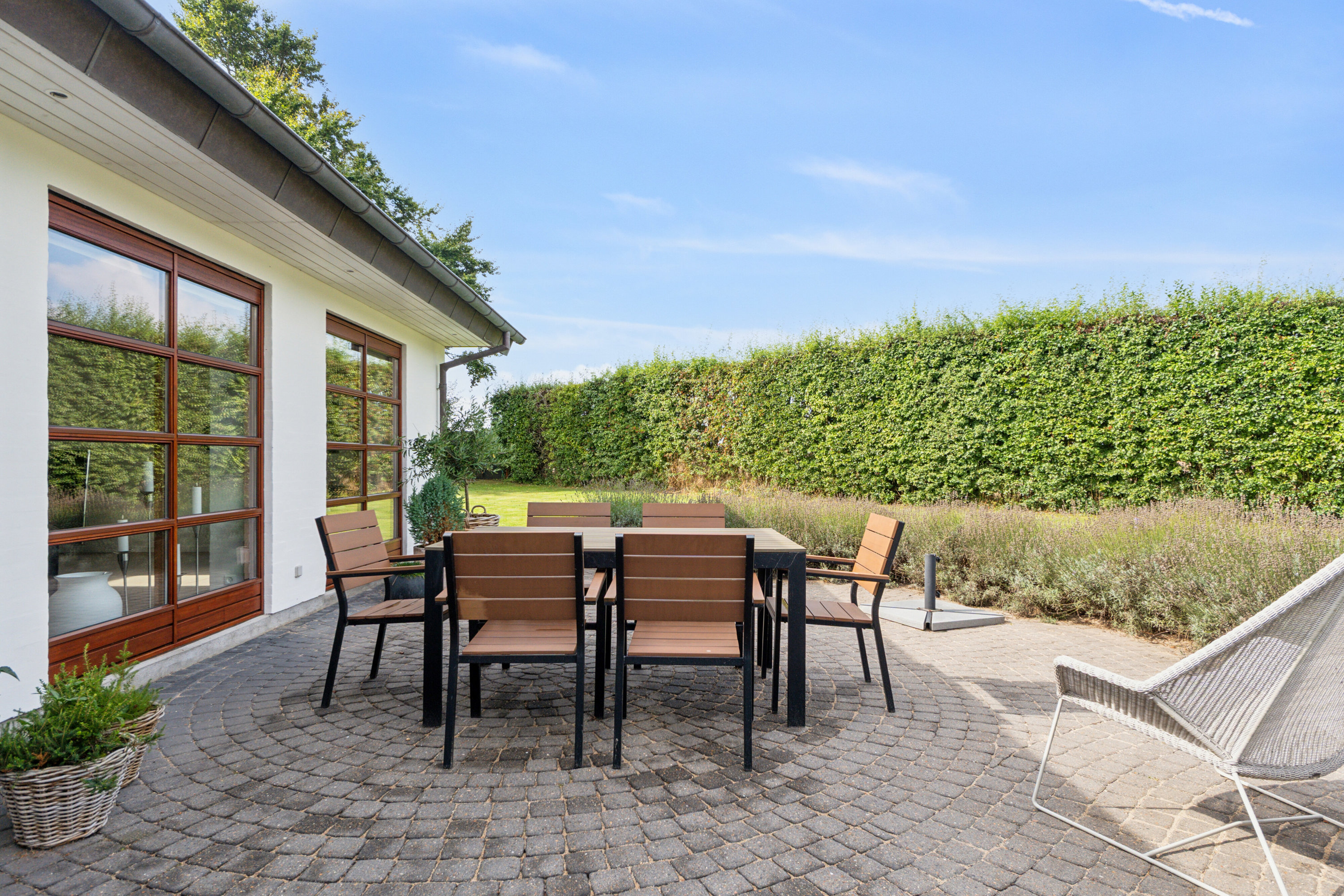 Fremhævet terrasse billede i fuldskærmstilstand. Billede af Mosegårdvej 6, Balslev, 5592 Ejby