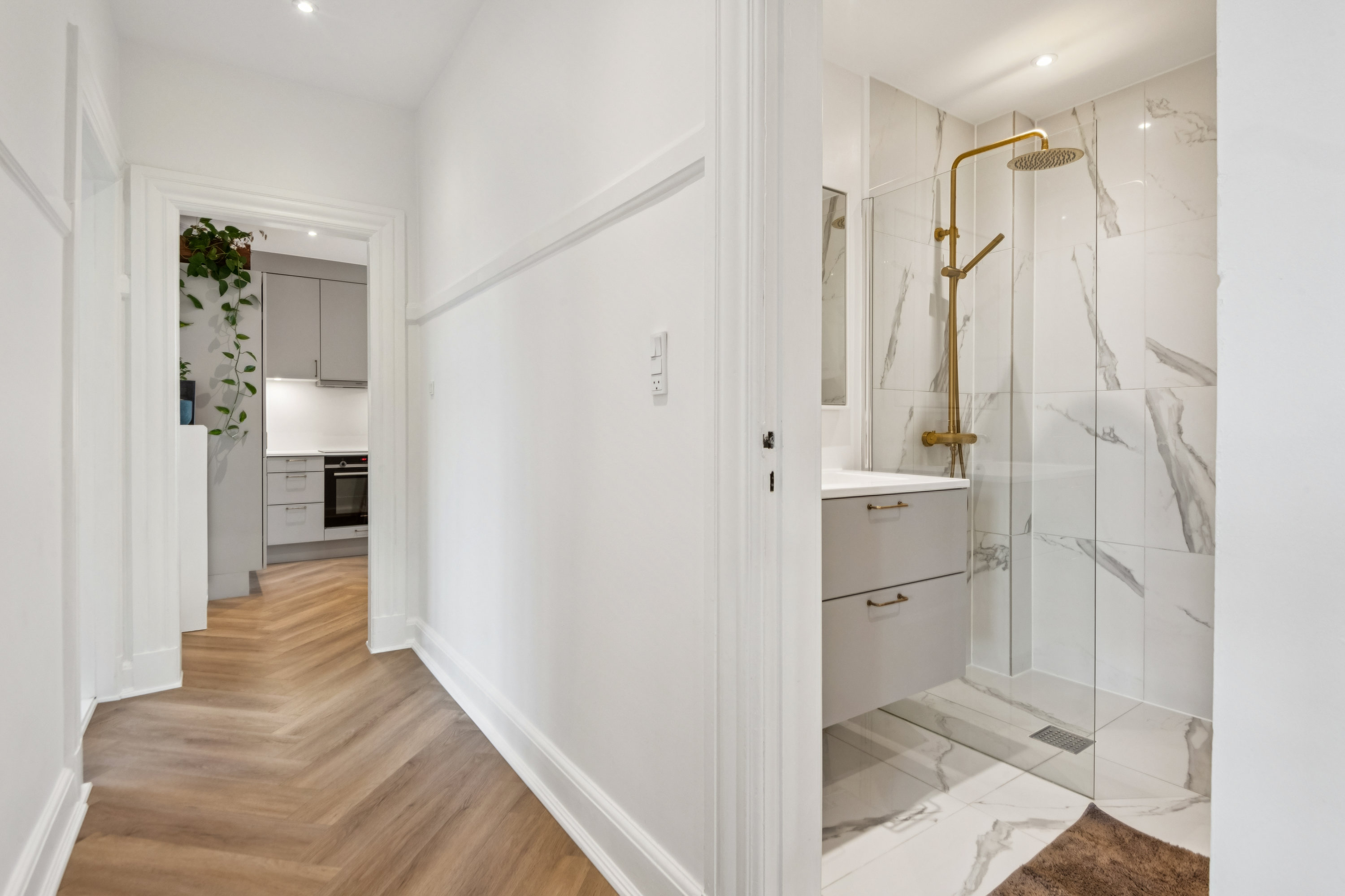 Fremhævet gang billede i fuldskærmstilstand. Billede af Sønderbro 10, 3. tv., 9000 Aalborg