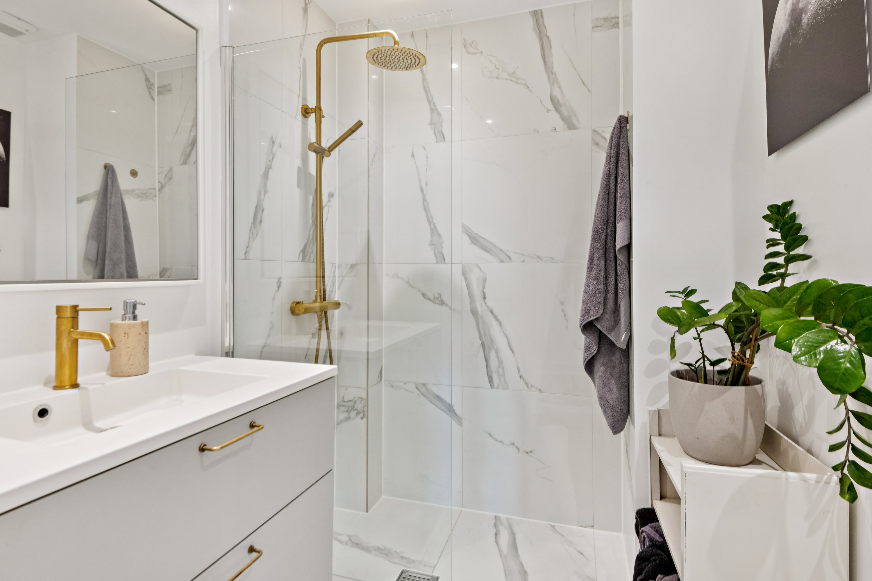 Fremhævet badeværelse billede i fuldskærmstilstand. Billede af Sønderbro 10, 3. tv., 9000 Aalborg