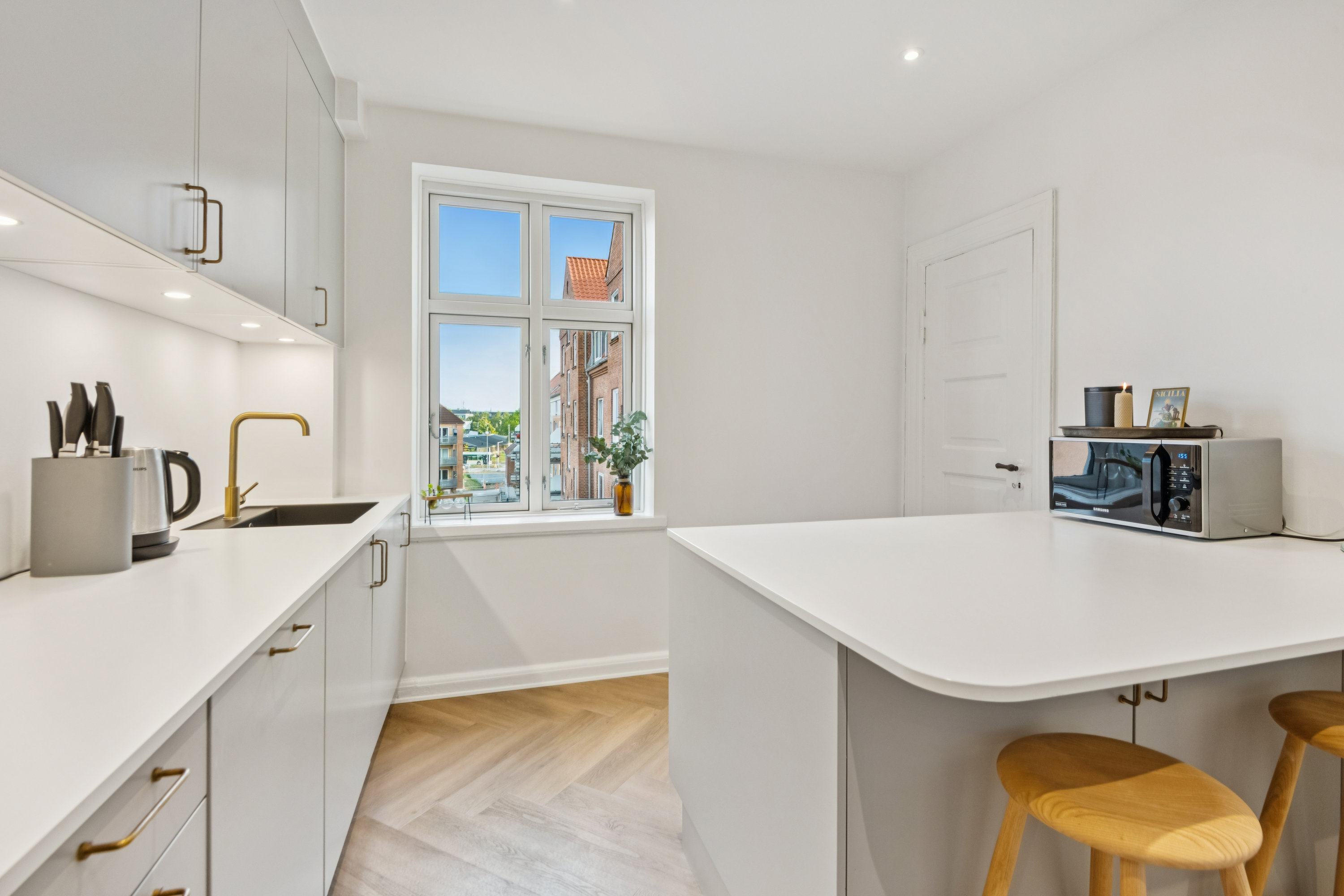 Fremhævet køkken billede i fuldskærmstilstand. Billede af Sønderbro 10, 3. tv., 9000 Aalborg