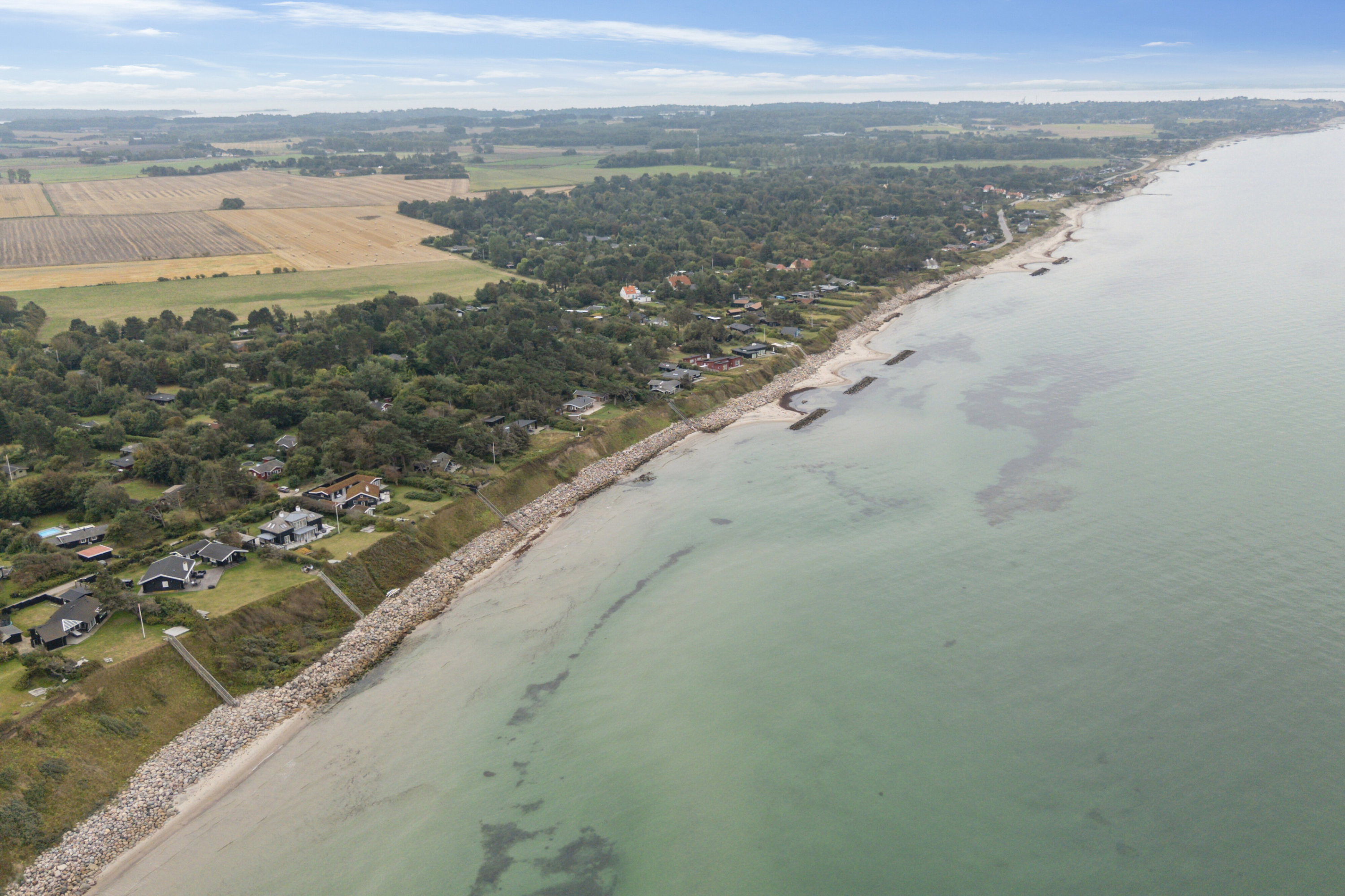 Fremhævet luftfoto billede i fuldskærmstilstand. Billede af Klintevej 28, Hald Strand, 3390 Hundested