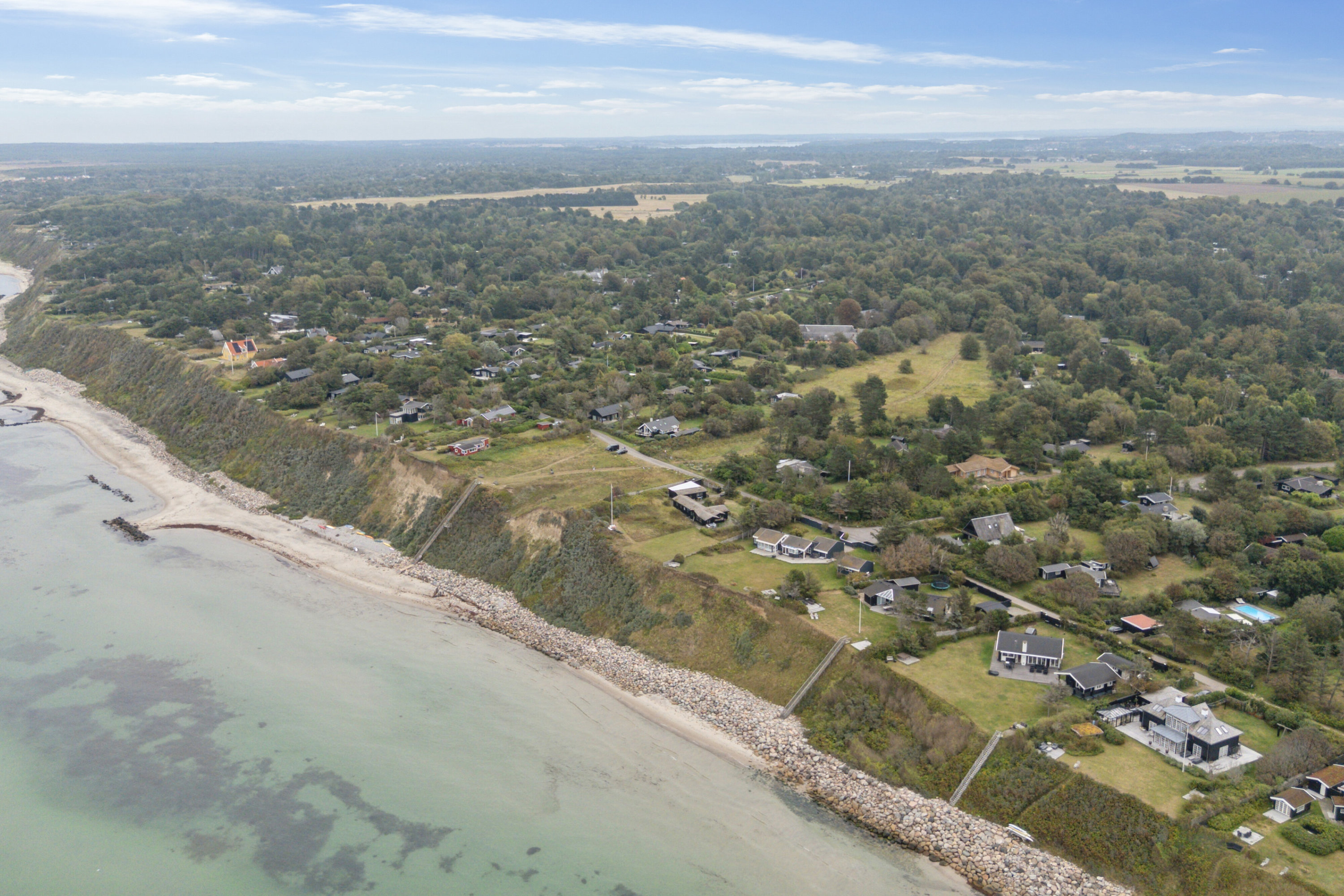 Fremhævet luftfoto billede i fuldskærmstilstand. Billede af Klintevej 28, Hald Strand, 3390 Hundested