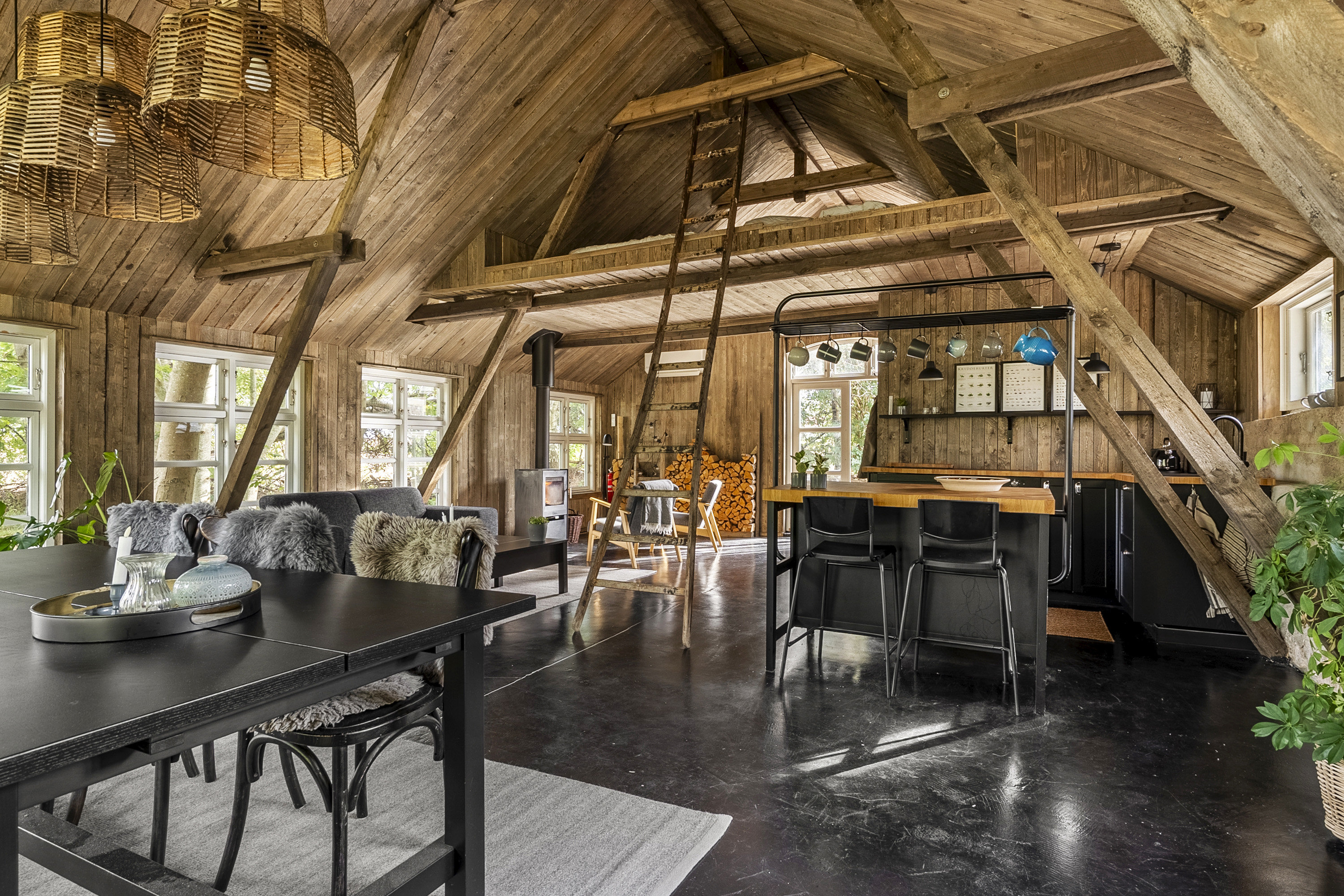 Fremhævet spisestue billede i fuldskærmstilstand. Billede af Favrgaardsvej 85, Ondrup, 8300 Odder