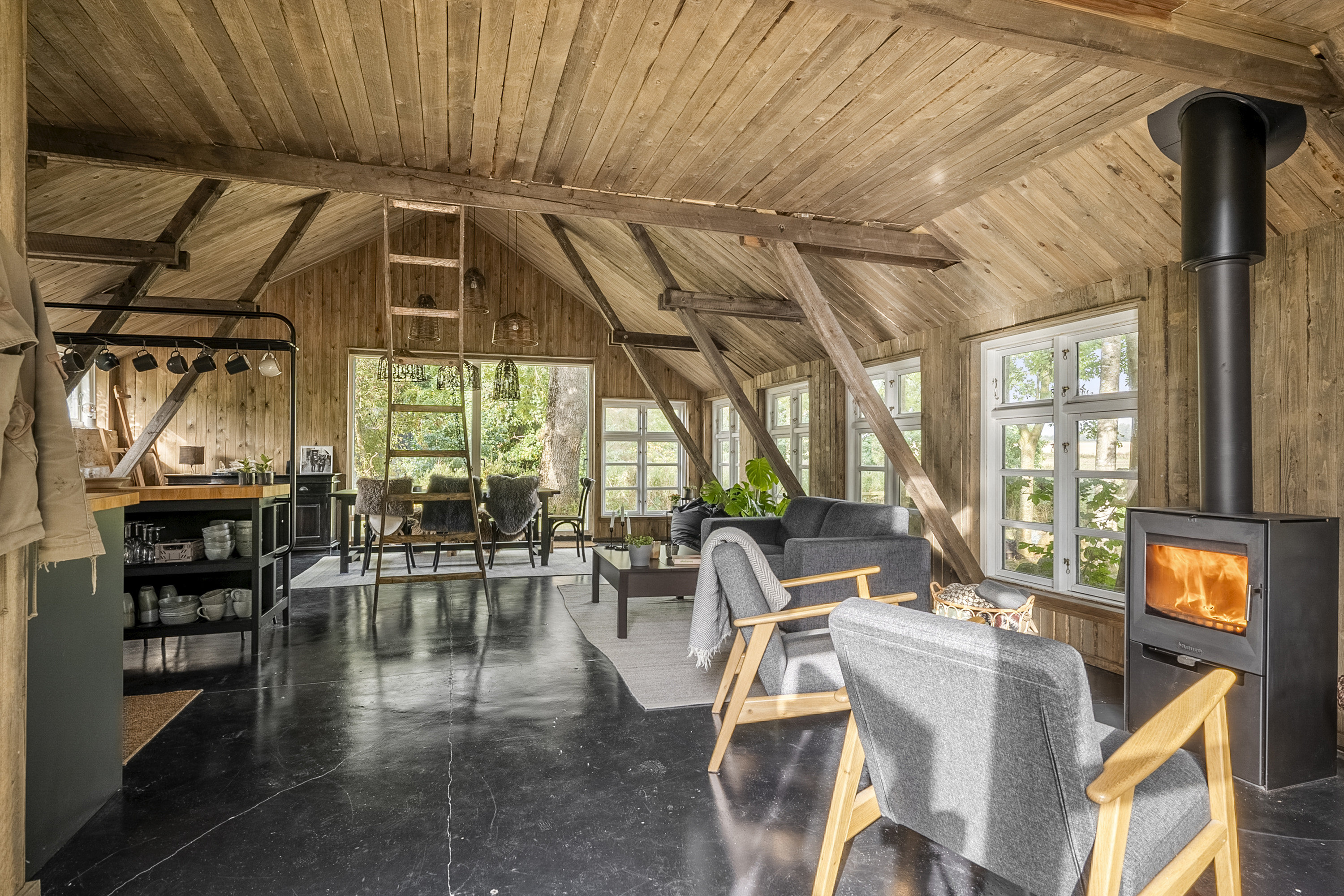 Fremhævet stue billede i fuldskærmstilstand. Billede af Favrgaardsvej 85, Ondrup, 8300 Odder