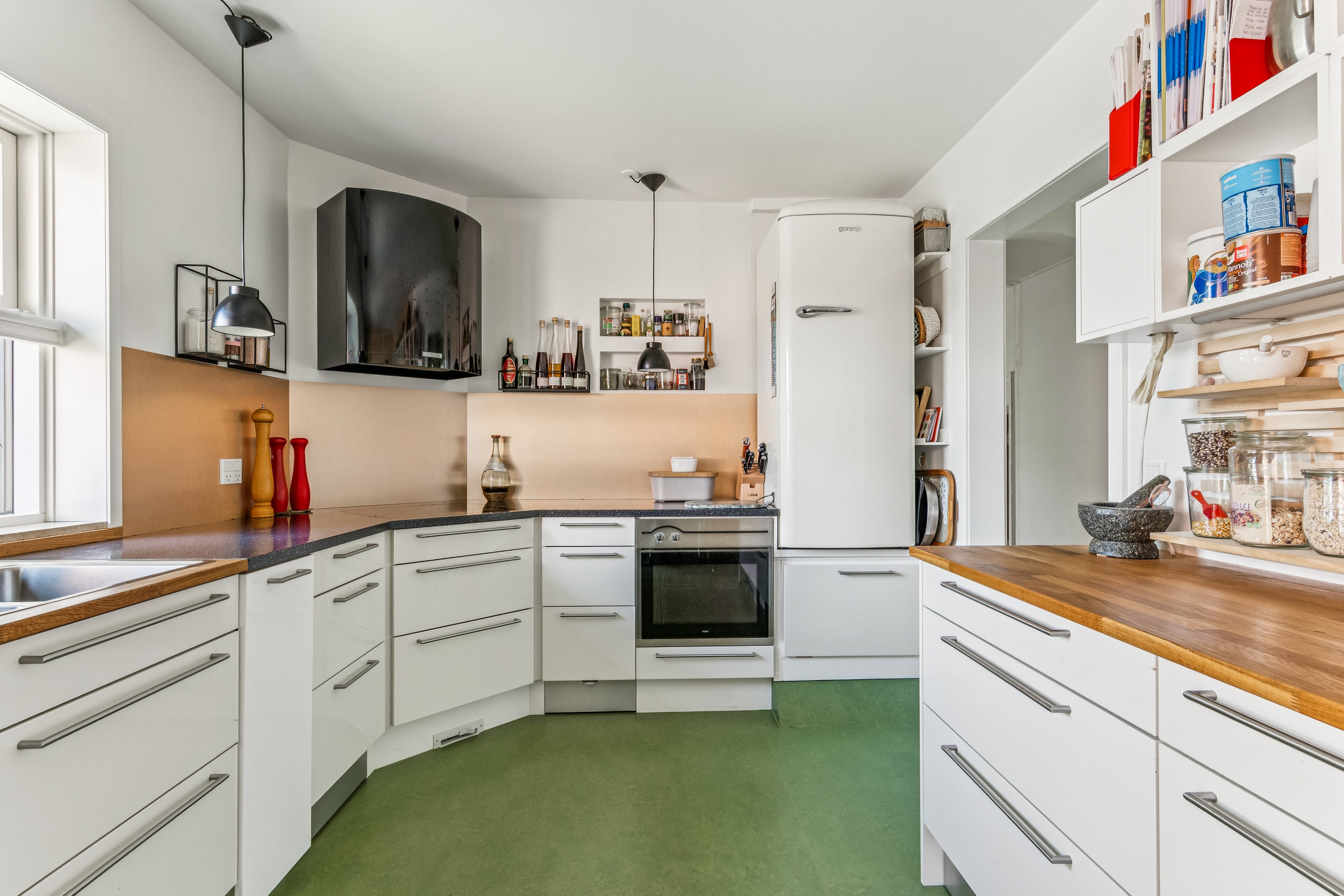 Fremhævet køkken billede i fuldskærmstilstand. Billede af Skovvejen 29, 8850 Bjerringbro