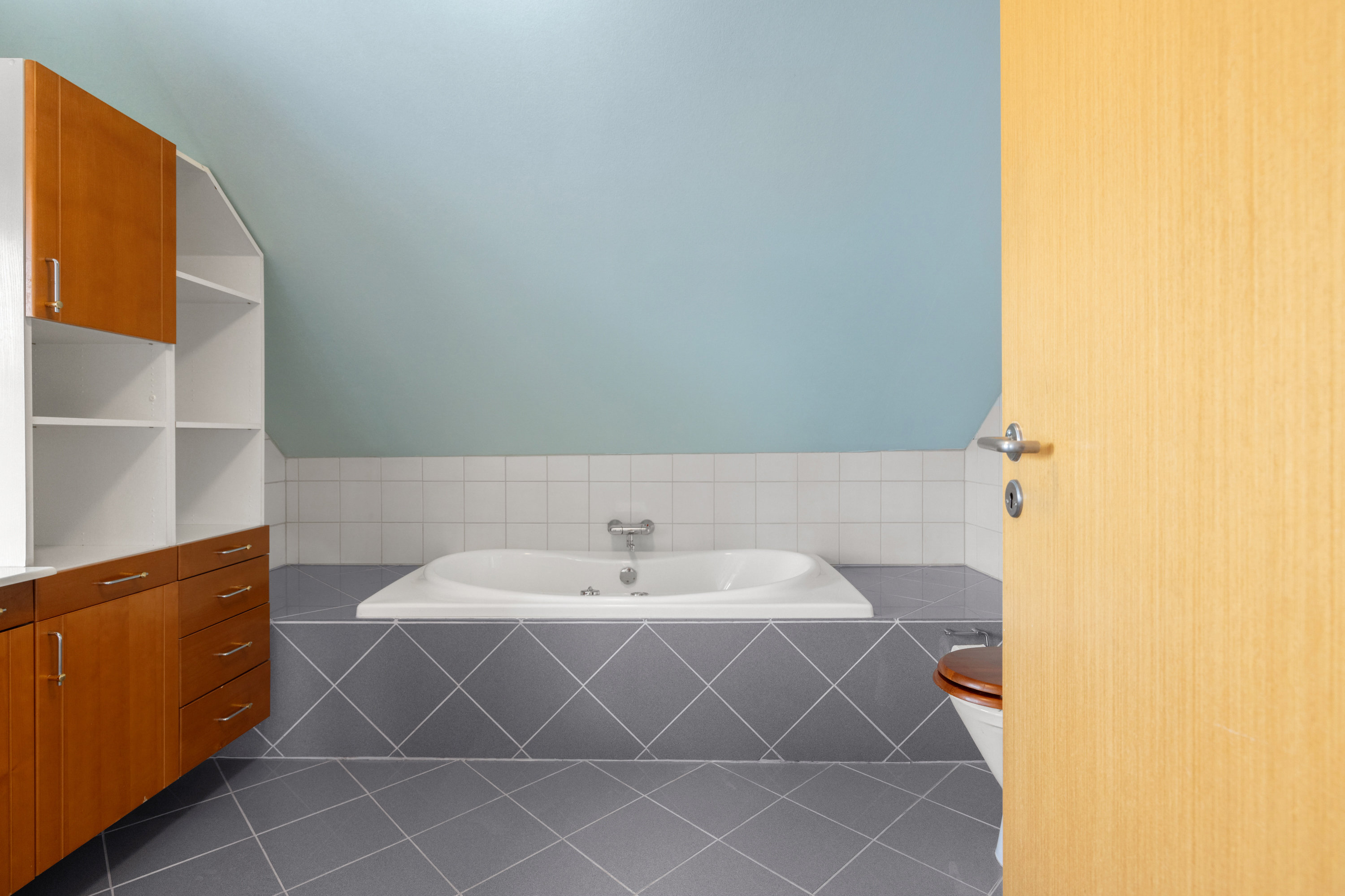 Fremhævet badeværelse billede i fuldskærmstilstand. Billede af Østerbyvej 1D, 8310 Tranbjerg J