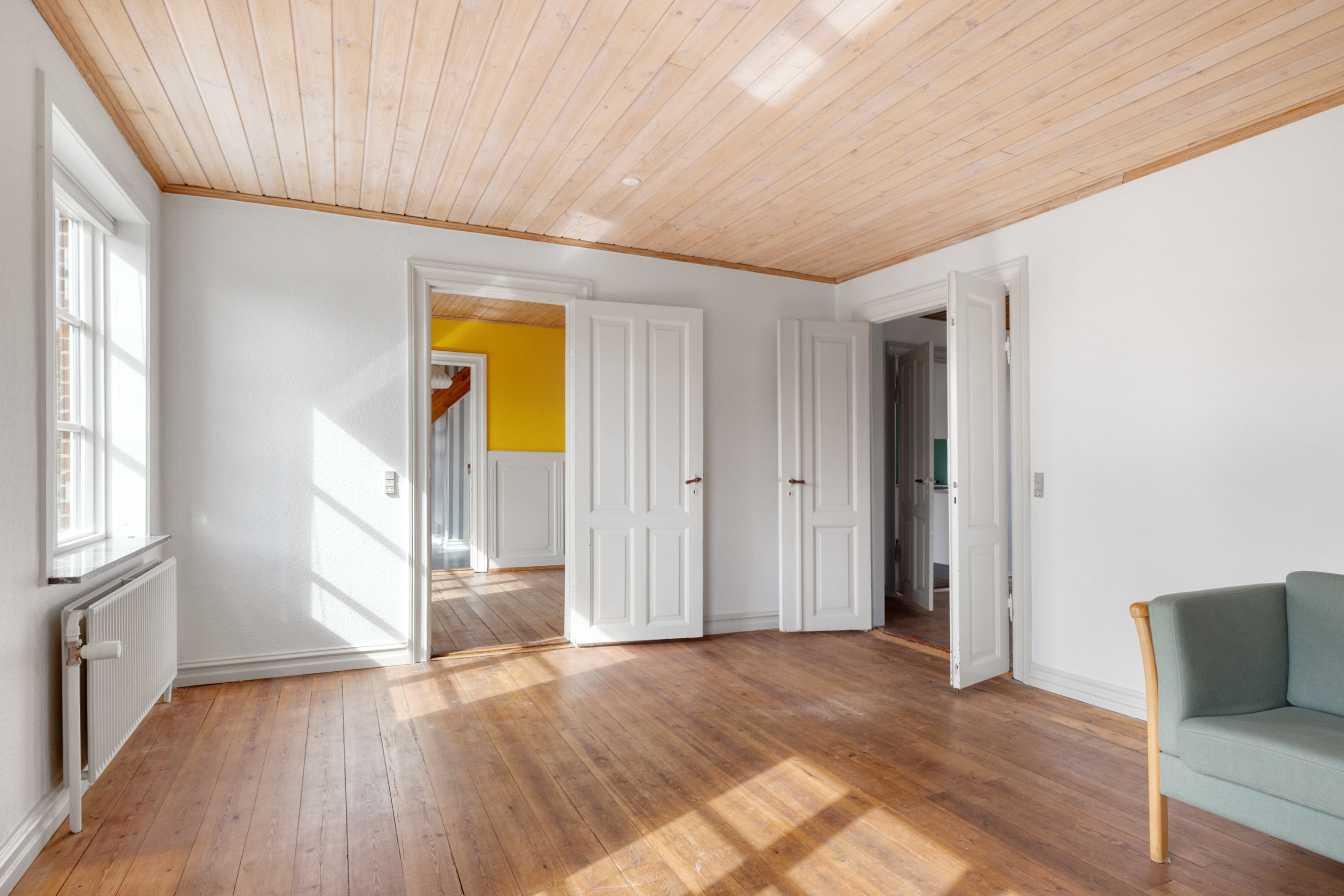 Fremhævet stue billede i fuldskærmstilstand. Billede af Østerbyvej 1D, 8310 Tranbjerg J