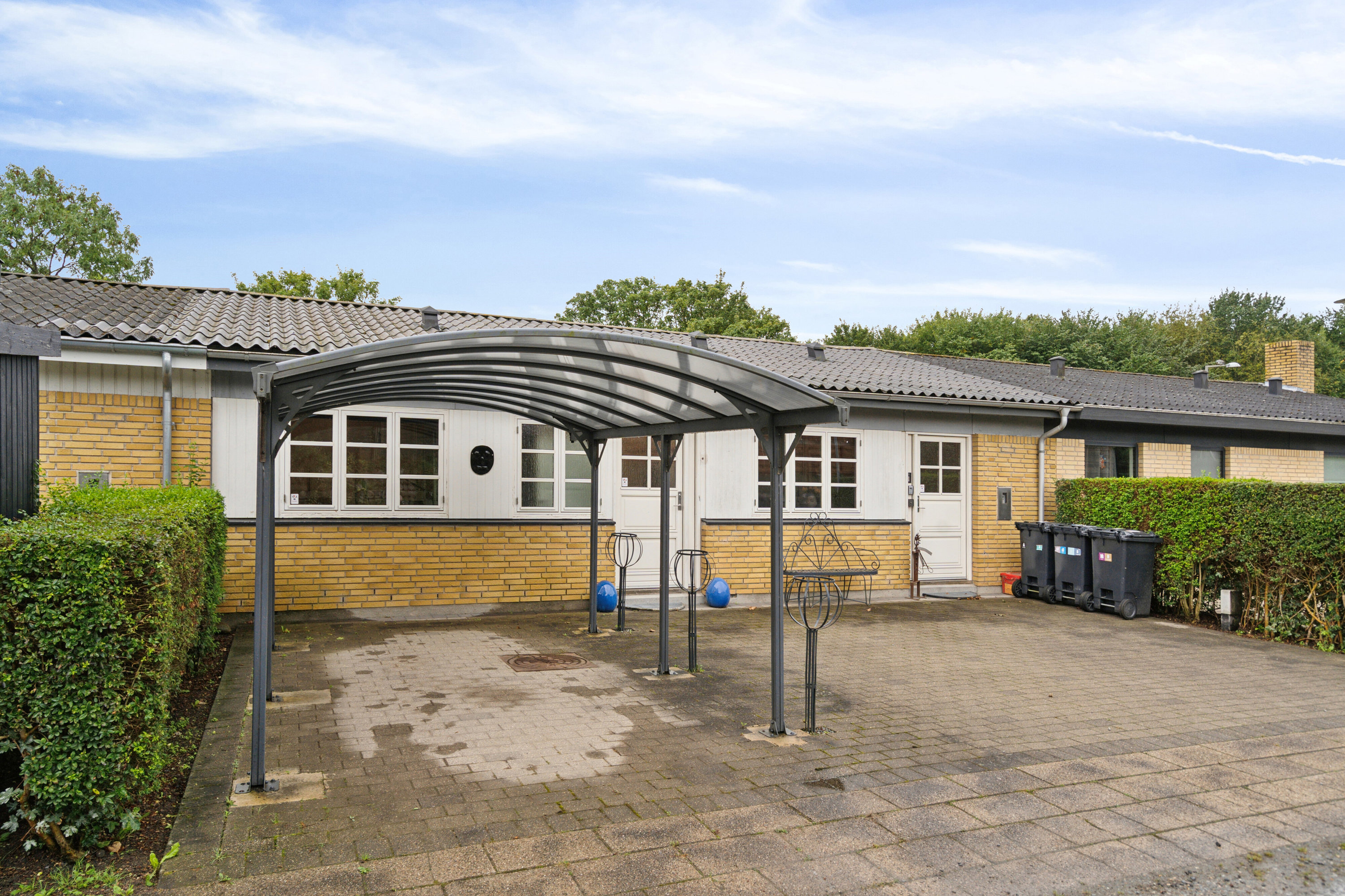 Fremhævet set fra vejen billede i fuldskærmstilstand. Billede af Toften 334, 5330 Munkebo