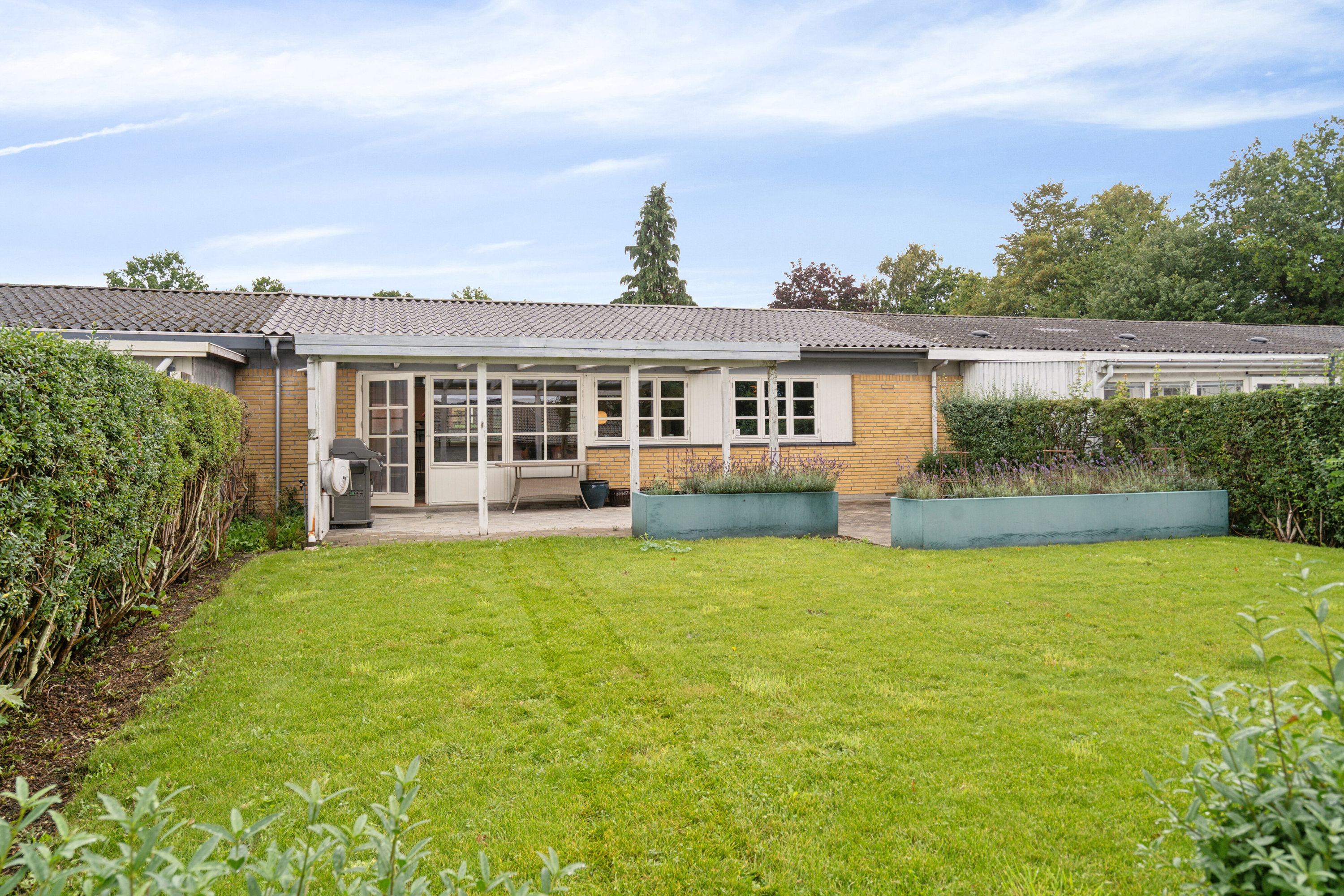 Fremhævet set fra haven billede i fuldskærmstilstand. Billede af Toften 334, 5330 Munkebo