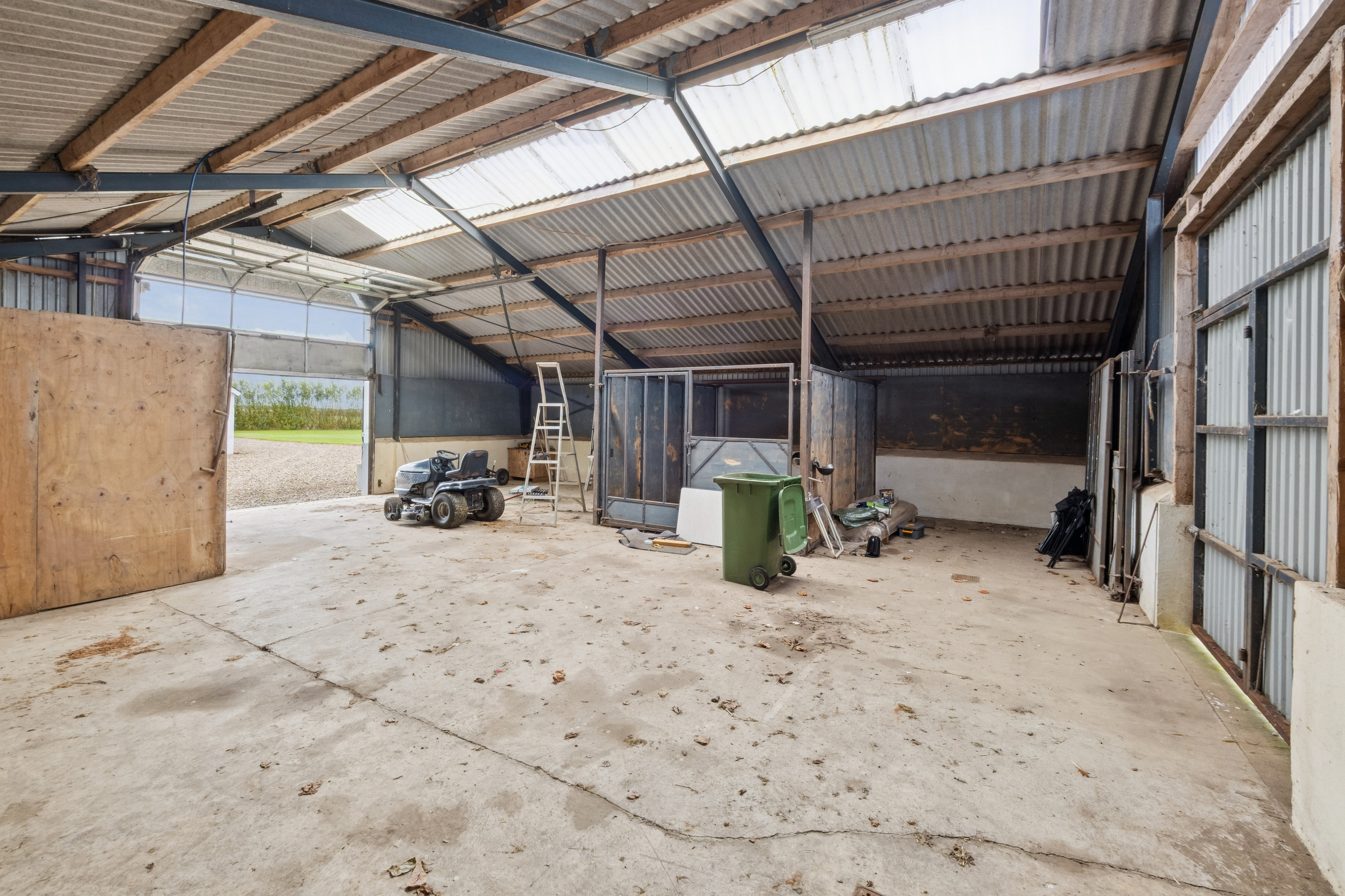 Fremhævet stald billede i fuldskærmstilstand. Billede af Nørvej 32, V Hvidbjerg, 7960 Karby