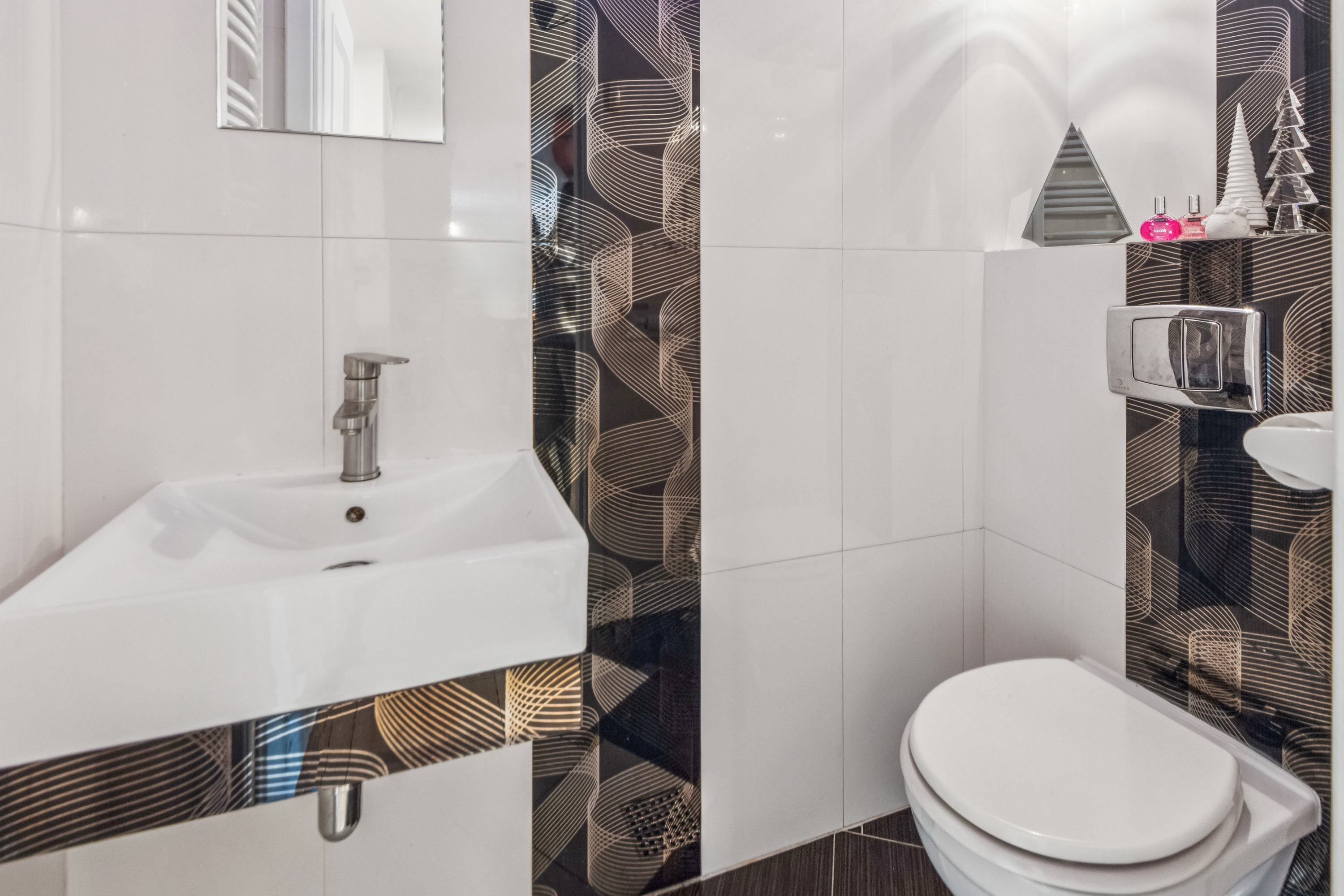 Fremhævet badeværelse billede i fuldskærmstilstand. Billede af Højmarken 1, 9270 Klarup