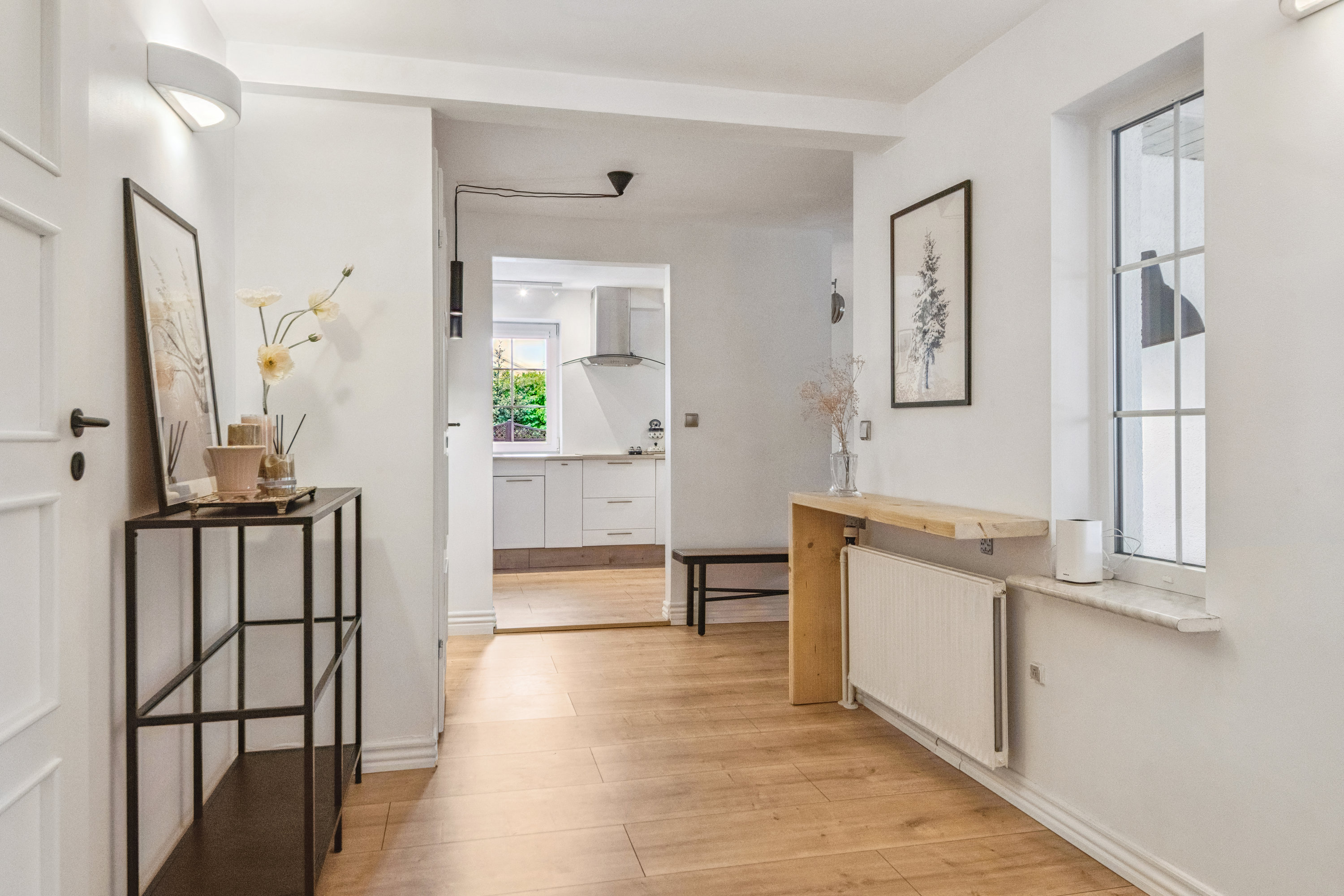 Fremhævet gang billede i fuldskærmstilstand. Billede af Højmarken 1, 9270 Klarup