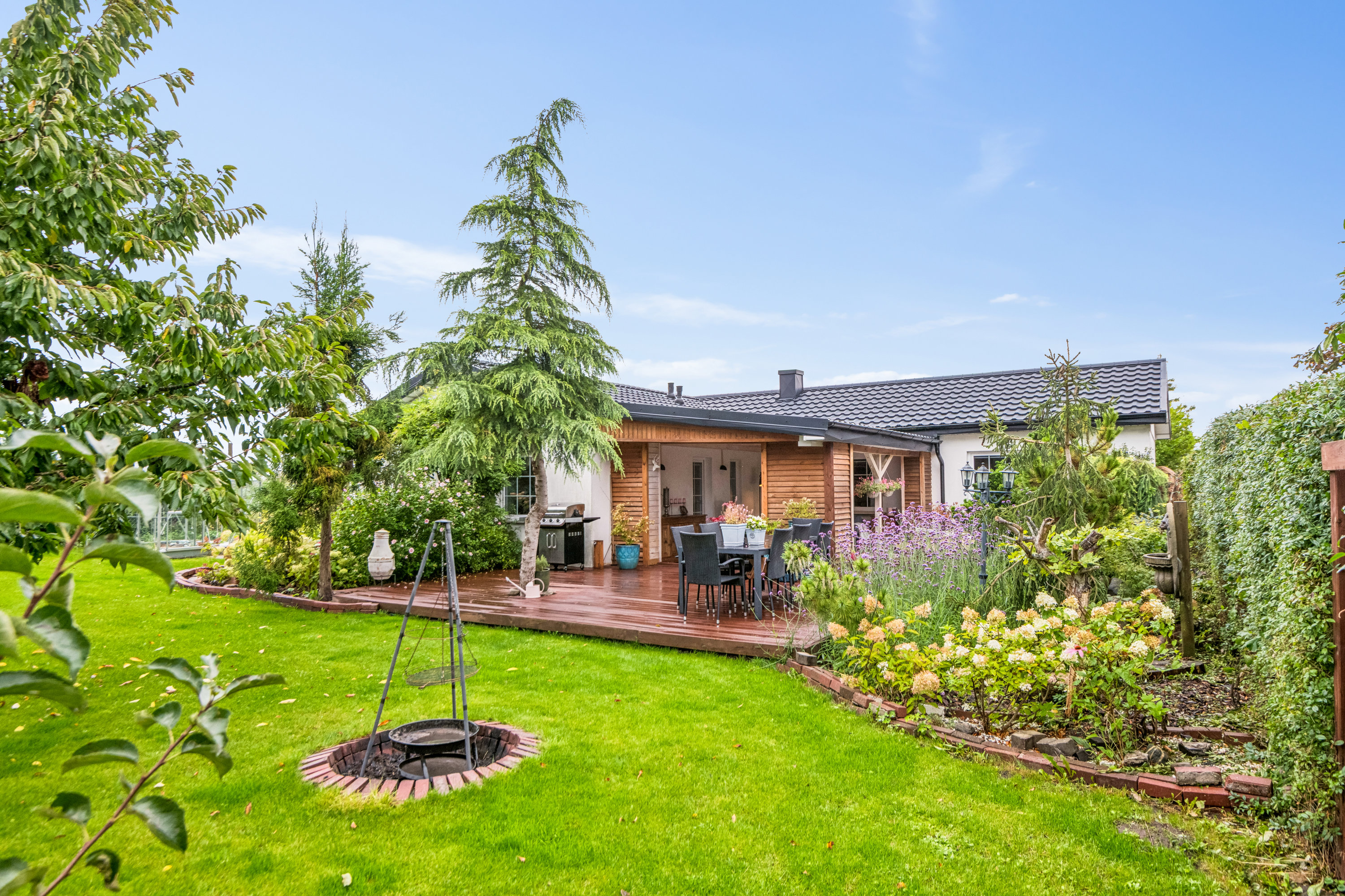 Fremhævet have billede i fuldskærmstilstand. Billede af Højmarken 1, 9270 Klarup