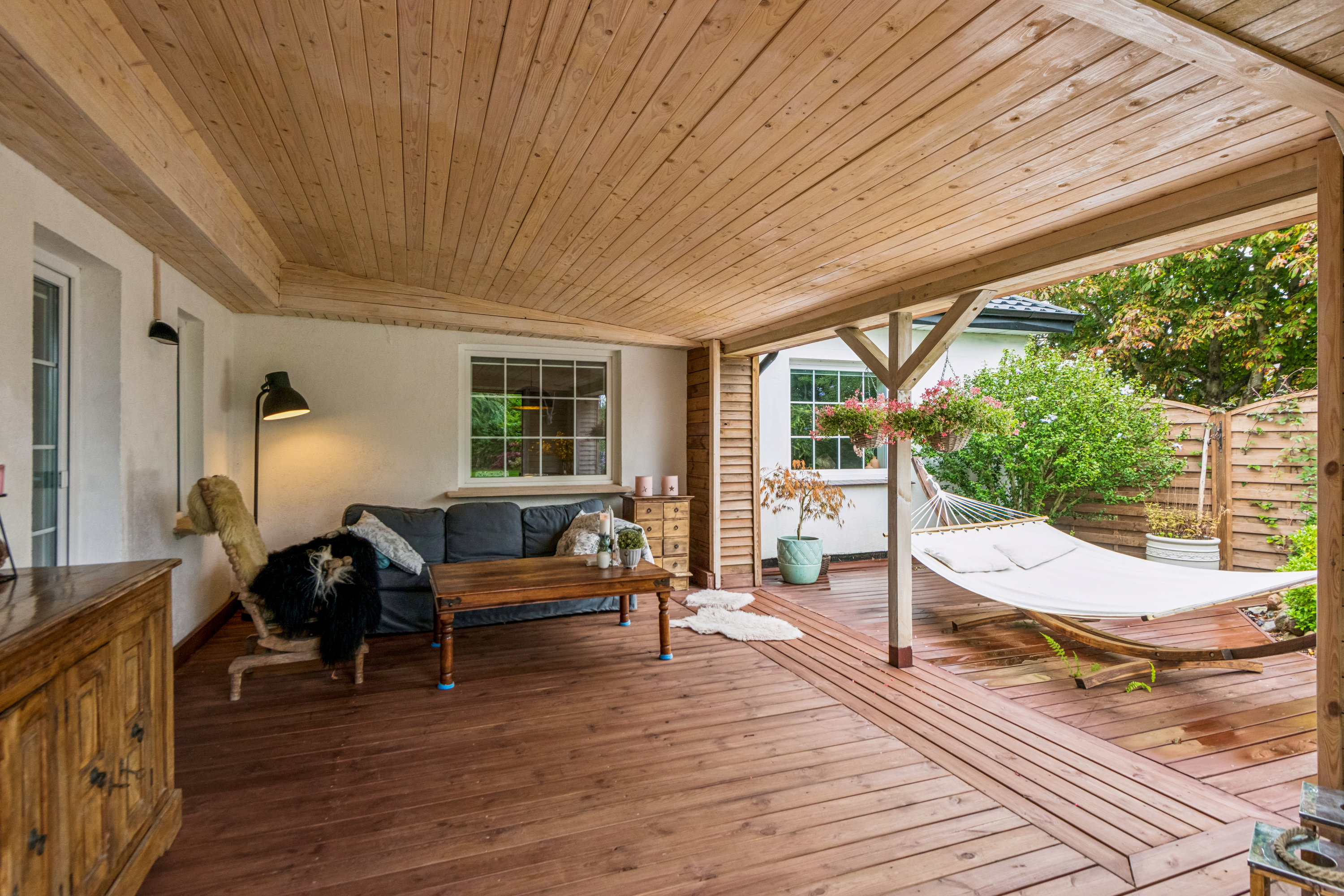 Fremhævet stue billede i fuldskærmstilstand. Billede af Højmarken 1, 9270 Klarup