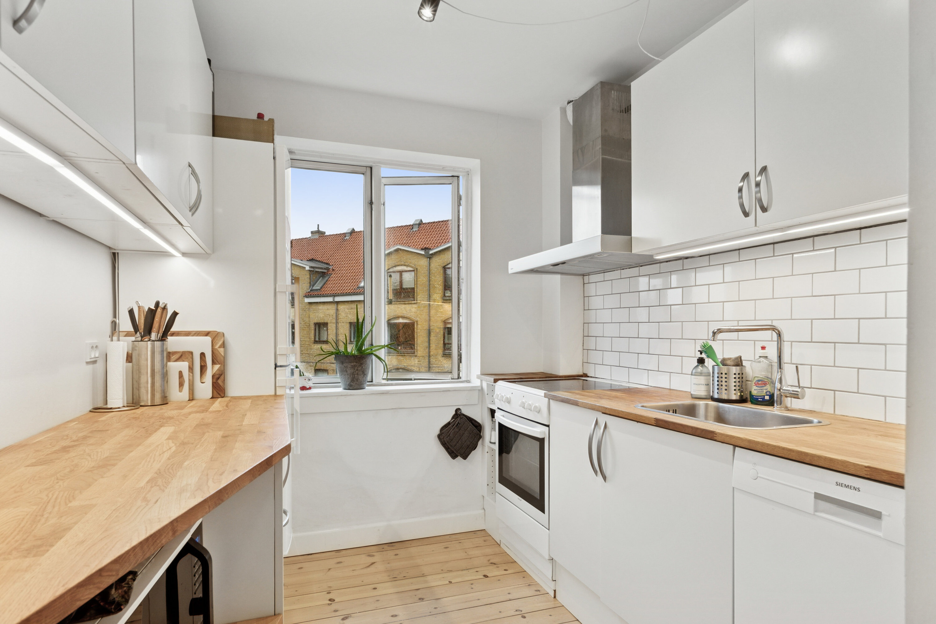 Fremhævet køkken billede i fuldskærmstilstand. Billede af Rødovrevej 38, 1. th., 2610 Rødovre