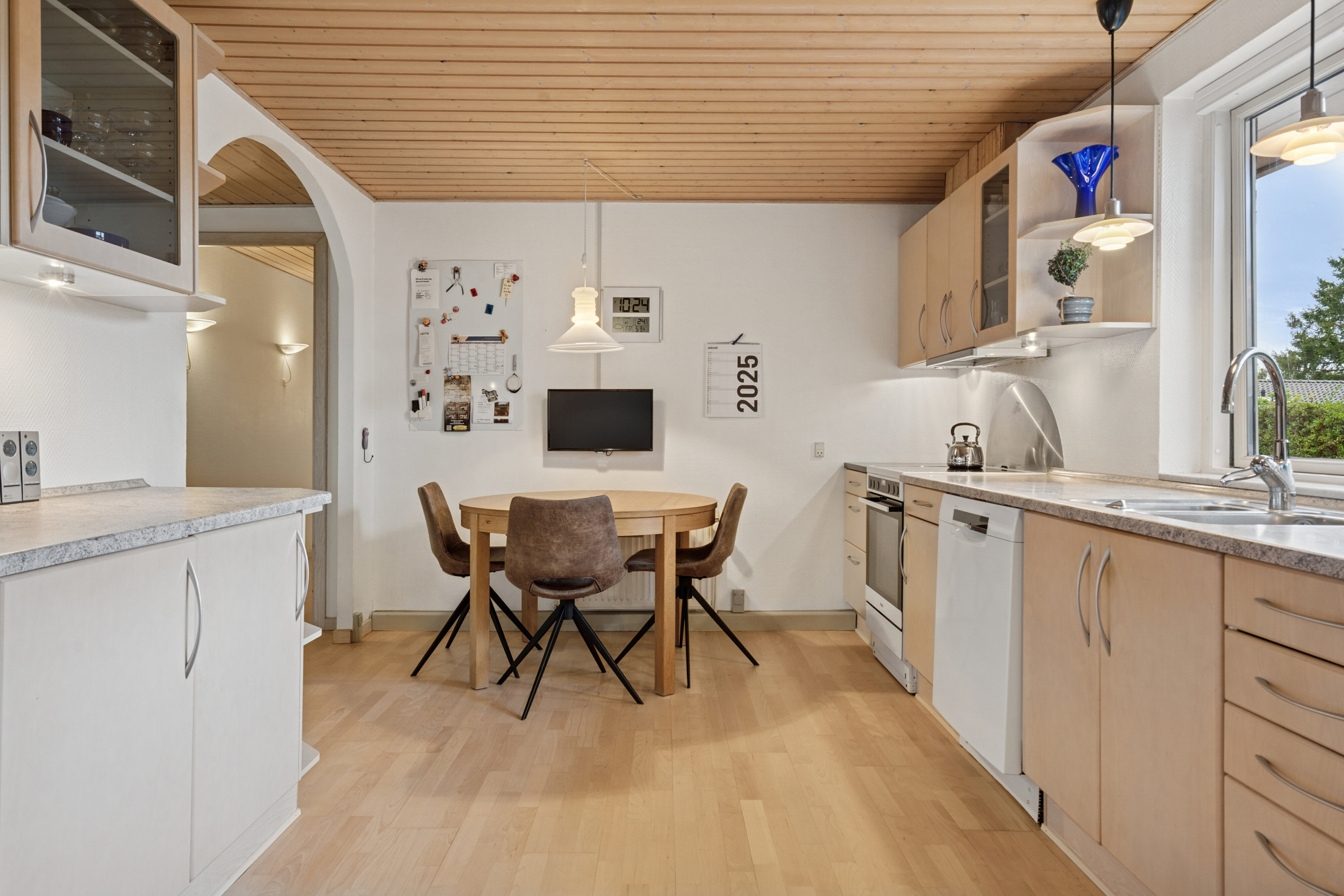 Miniaturebillede 2: køkken. Billede af Mosevænget 2, Snoldelev, 4621 Gadstrup