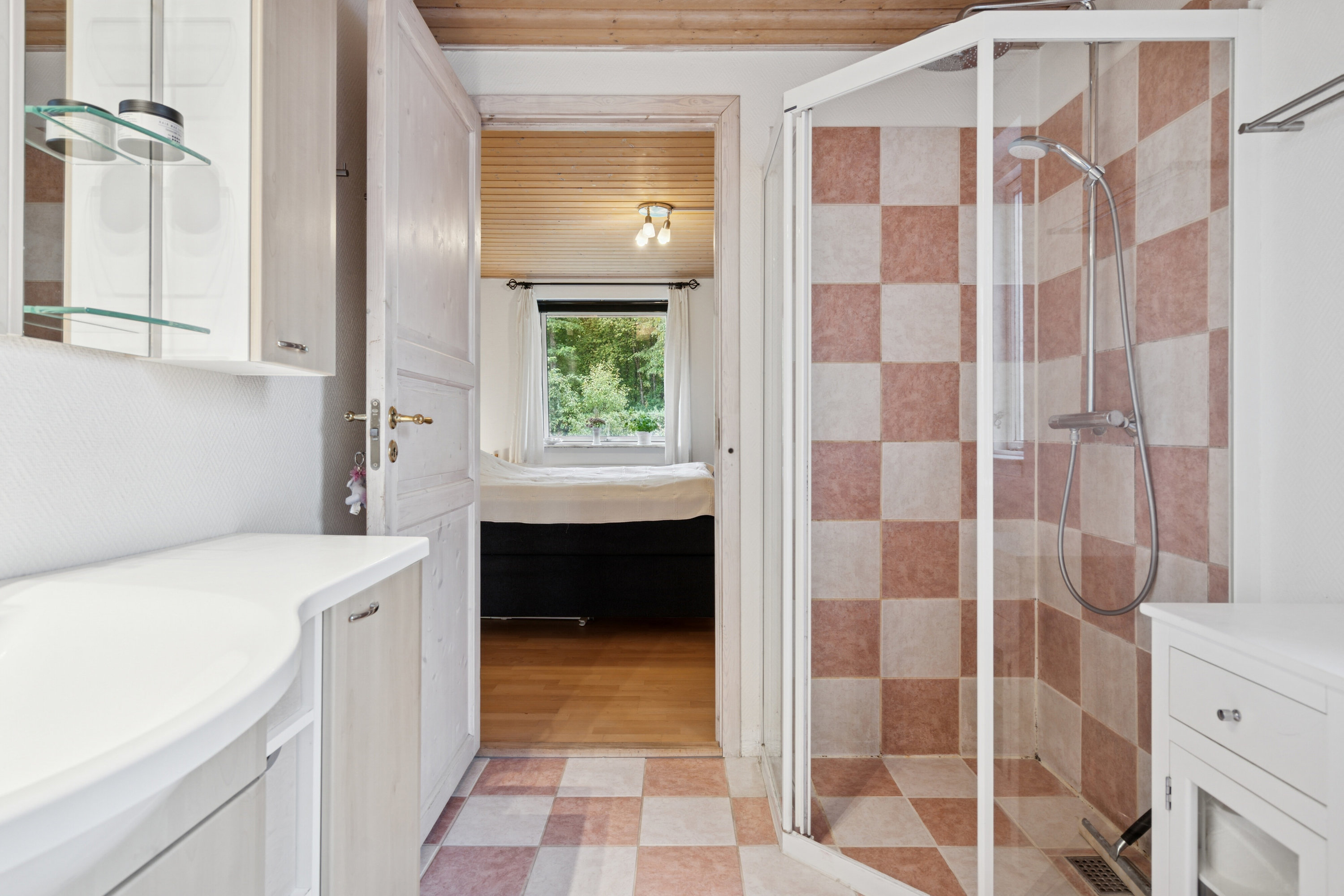 Fremhævet badeværelse billede i fuldskærmstilstand. Billede af Mosevænget 2, Snoldelev, 4621 Gadstrup