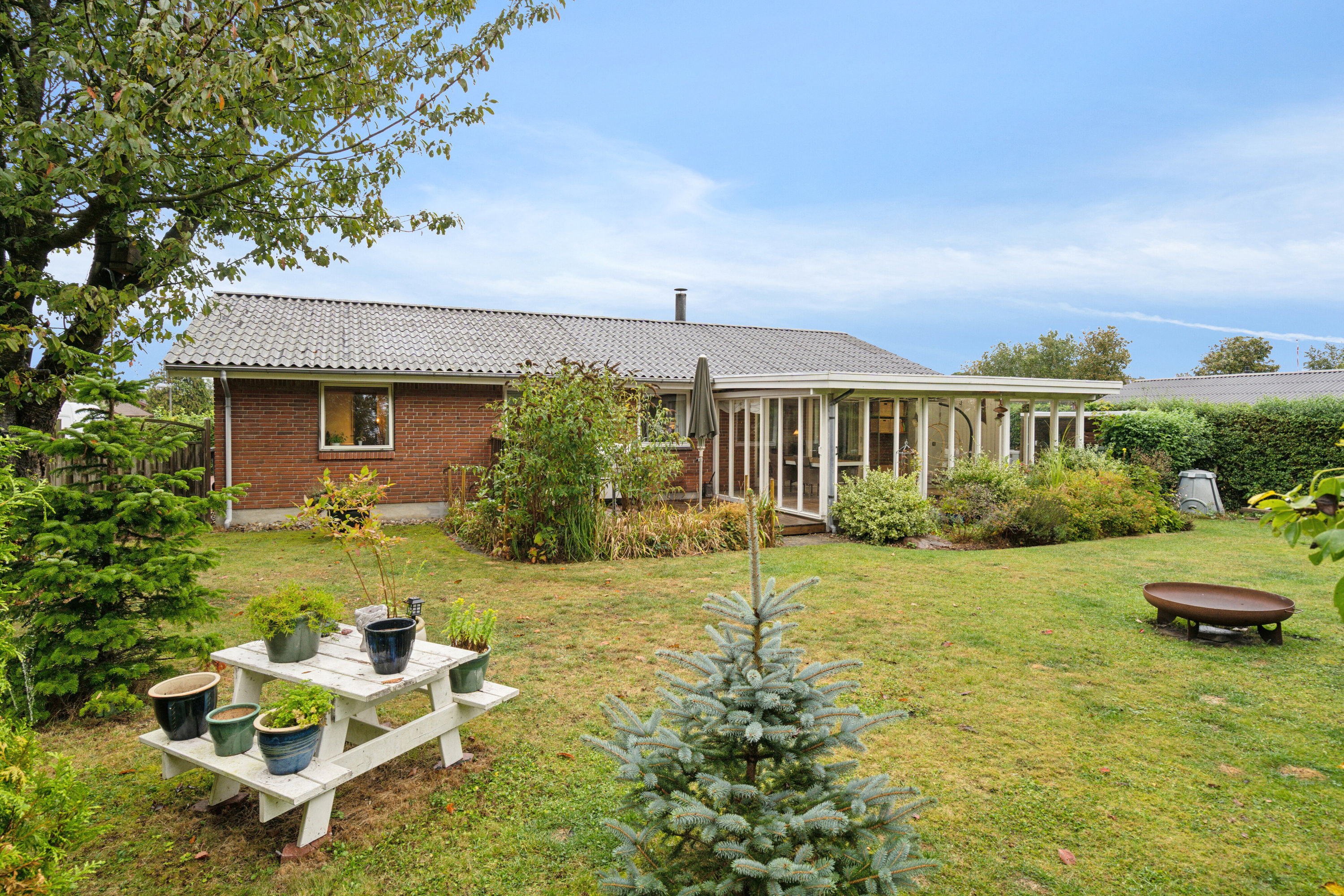 Fremhævet set fra haven billede i fuldskærmstilstand. Billede af Mosevænget 2, Snoldelev, 4621 Gadstrup