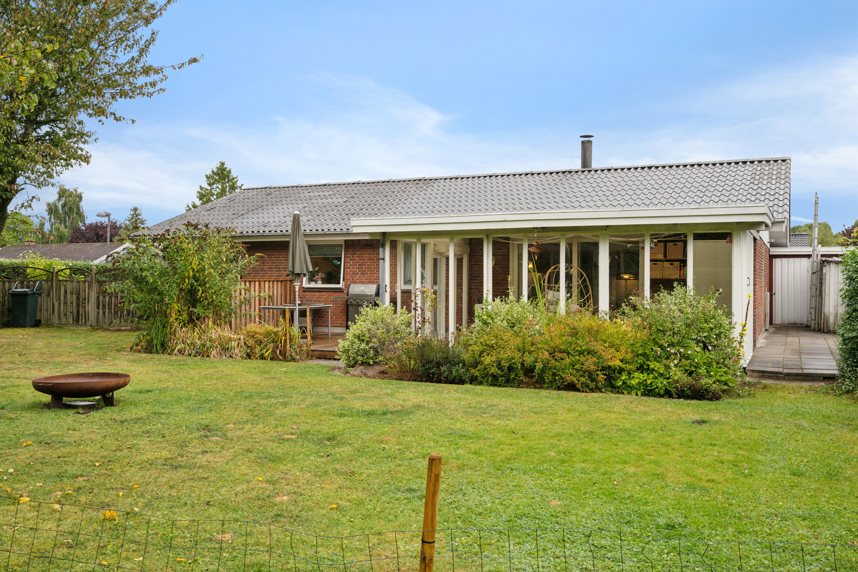 Fremhævet set fra haven billede i fuldskærmstilstand. Billede af Mosevænget 2, Snoldelev, 4621 Gadstrup